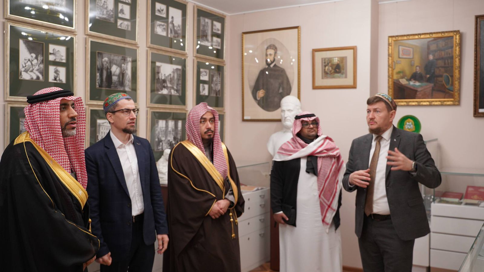 الجامعة الإسلامية تنفذ برنامجاً علمياً في معهد موسكو لترسيخ قيم الوسطية وتعليم مهارات تعليم اللغة العربية - 2