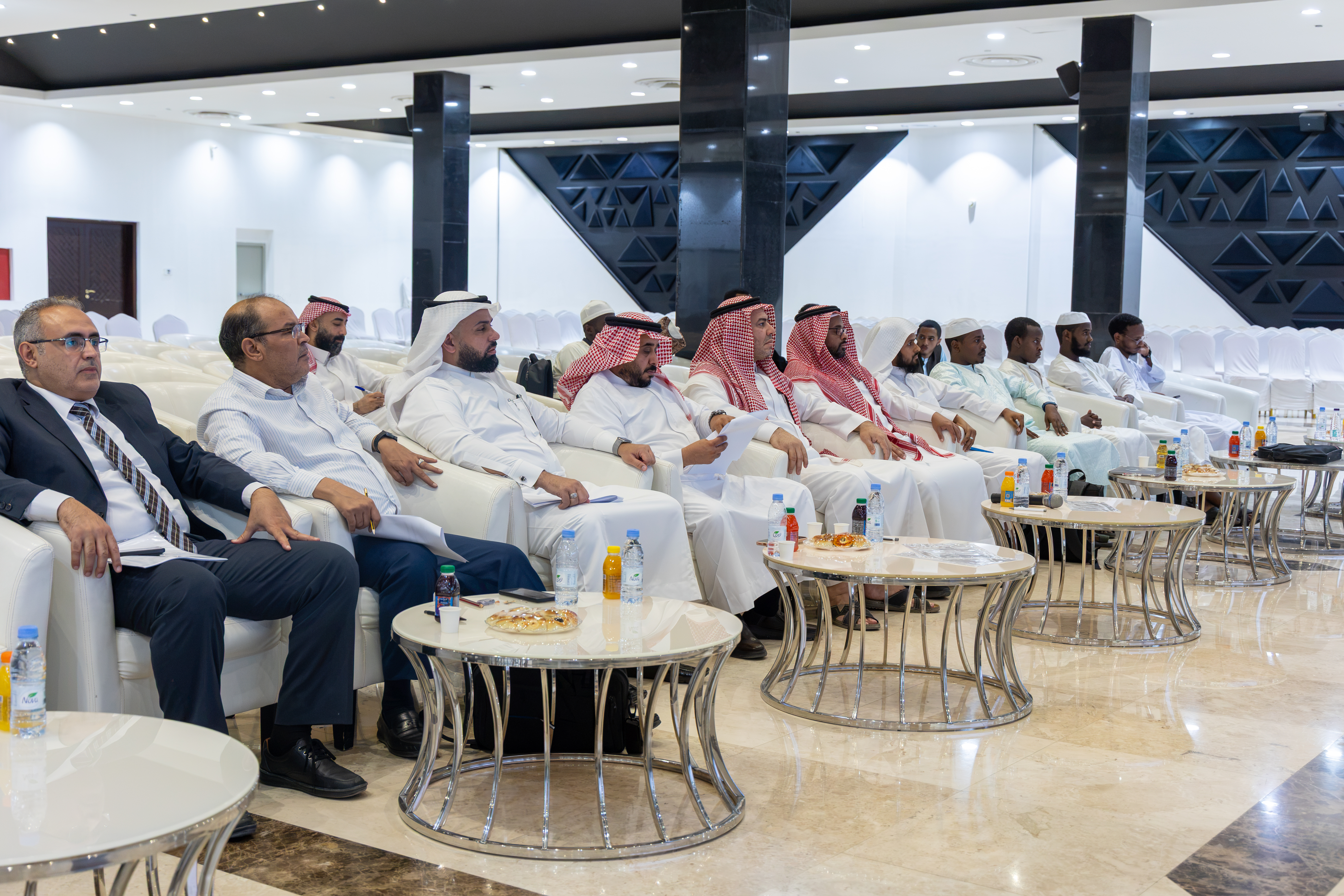 13 مشروعًا تنمويًا أمام لجنة التحكيم.. أفكار طلاب الجامعة الإسلامية تمتد إلى 9 دول - 7
