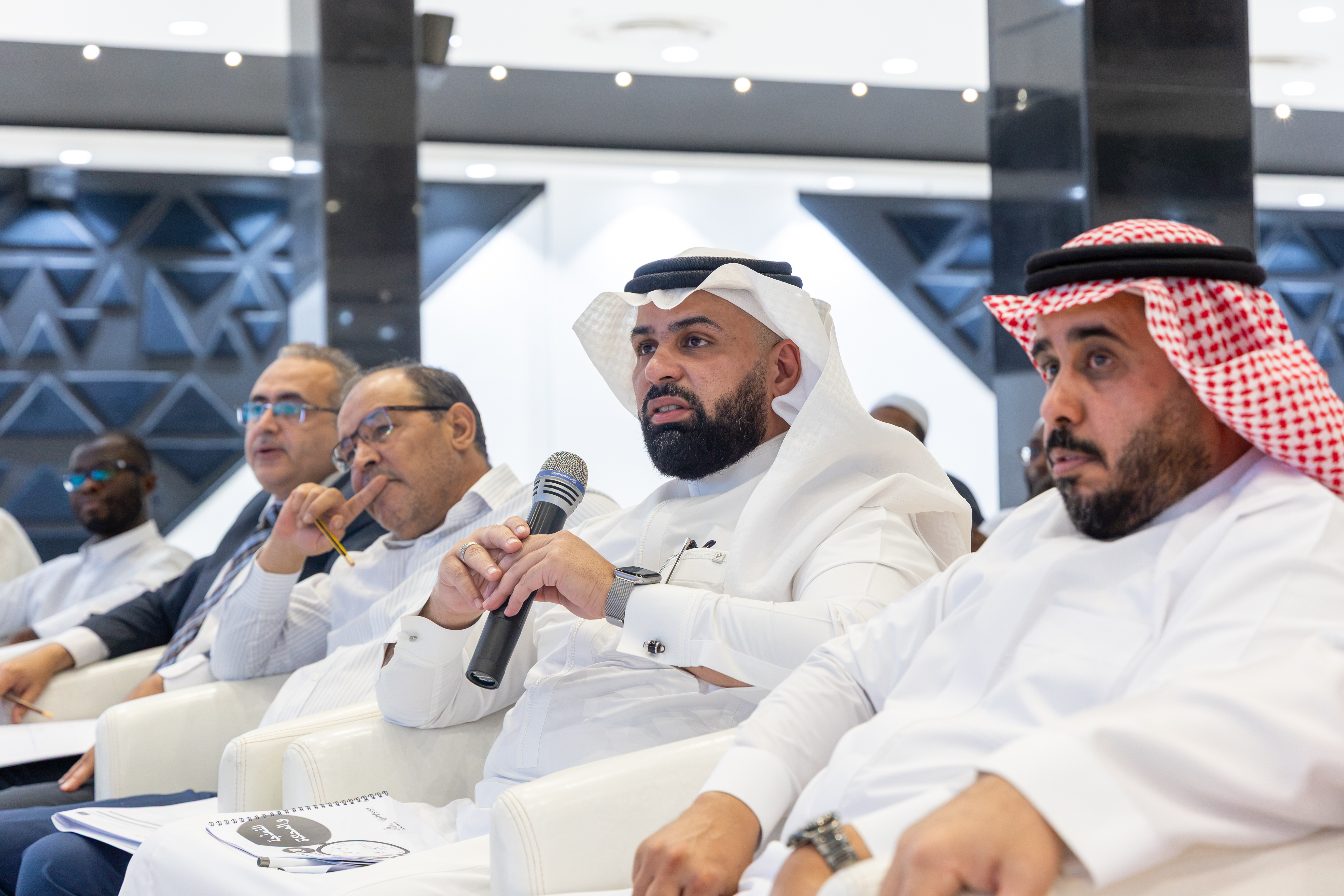 13 مشروعًا تنمويًا أمام لجنة التحكيم.. أفكار طلاب الجامعة الإسلامية تمتد إلى 9 دول - 15