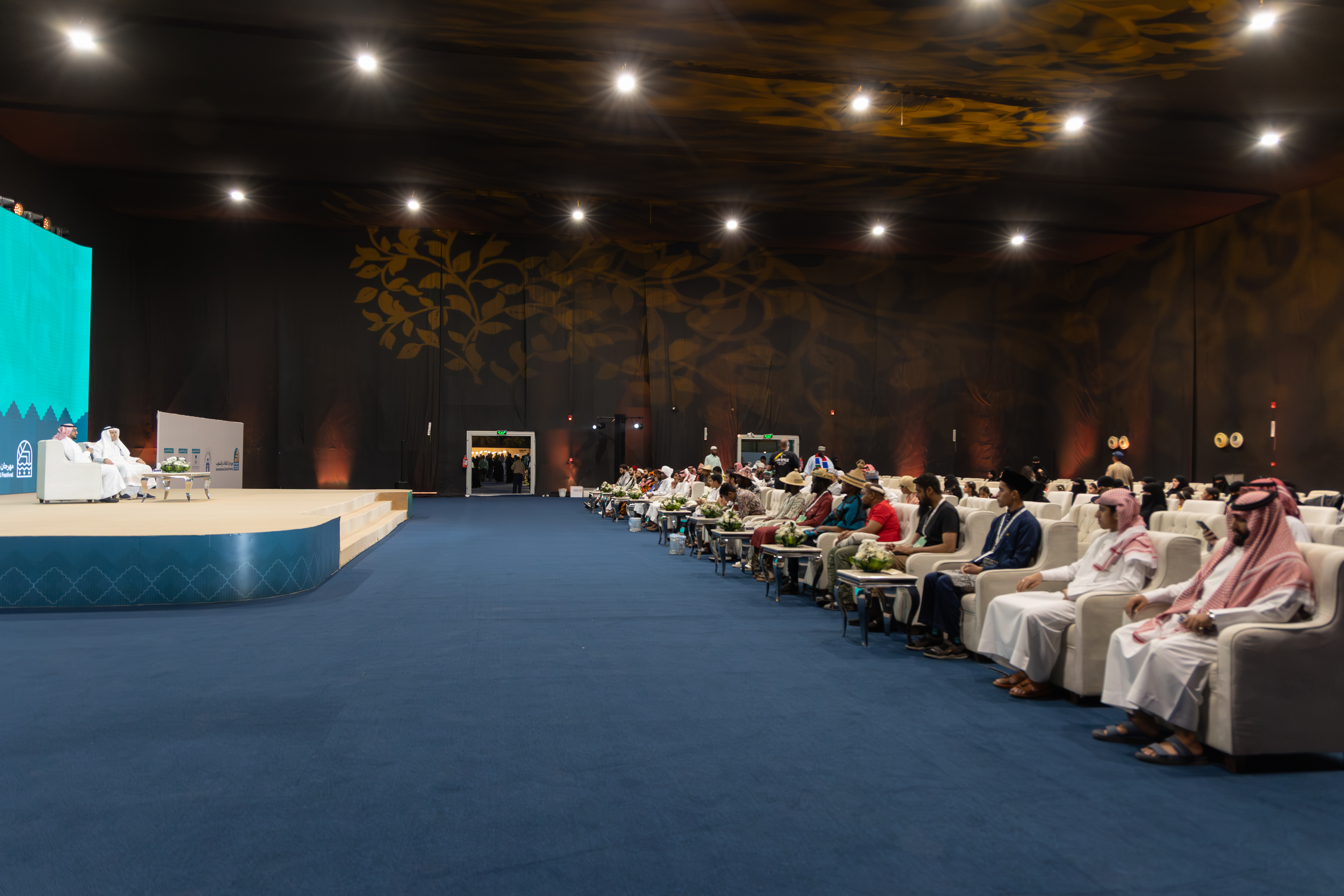 ضمن فعاليات مهرجان الثقافات والشعوب الـ 14.. عميد كلية الهندسة بالجامعة الإسلامية يستعرض آفاق "الابتكار من أجل الاستدامة" - 1