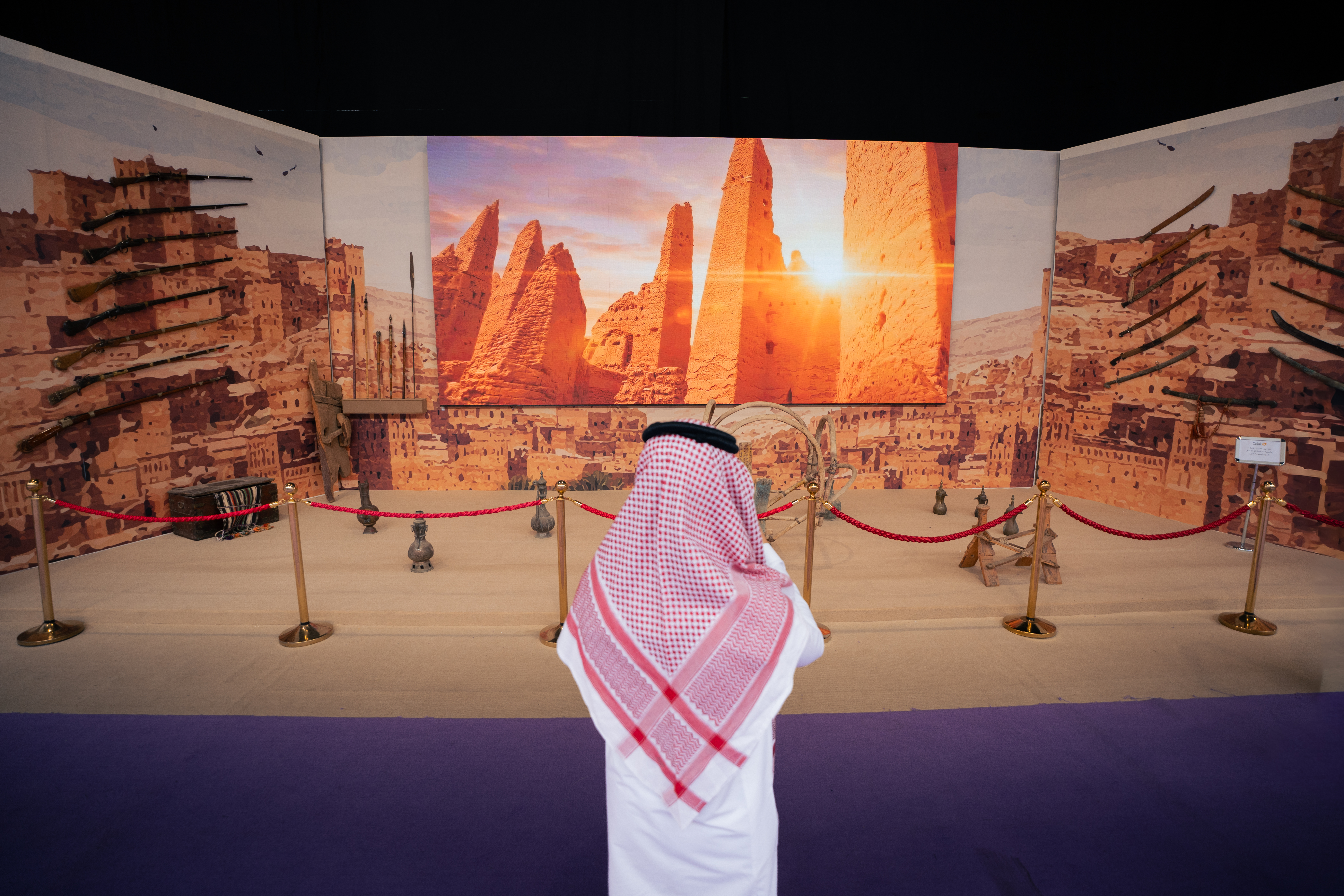 الجناح السعودي بمهرجان "الثقافات والشعوب" يستعرض تاريخ المملكة ومسيرة النماء الوطني - 8