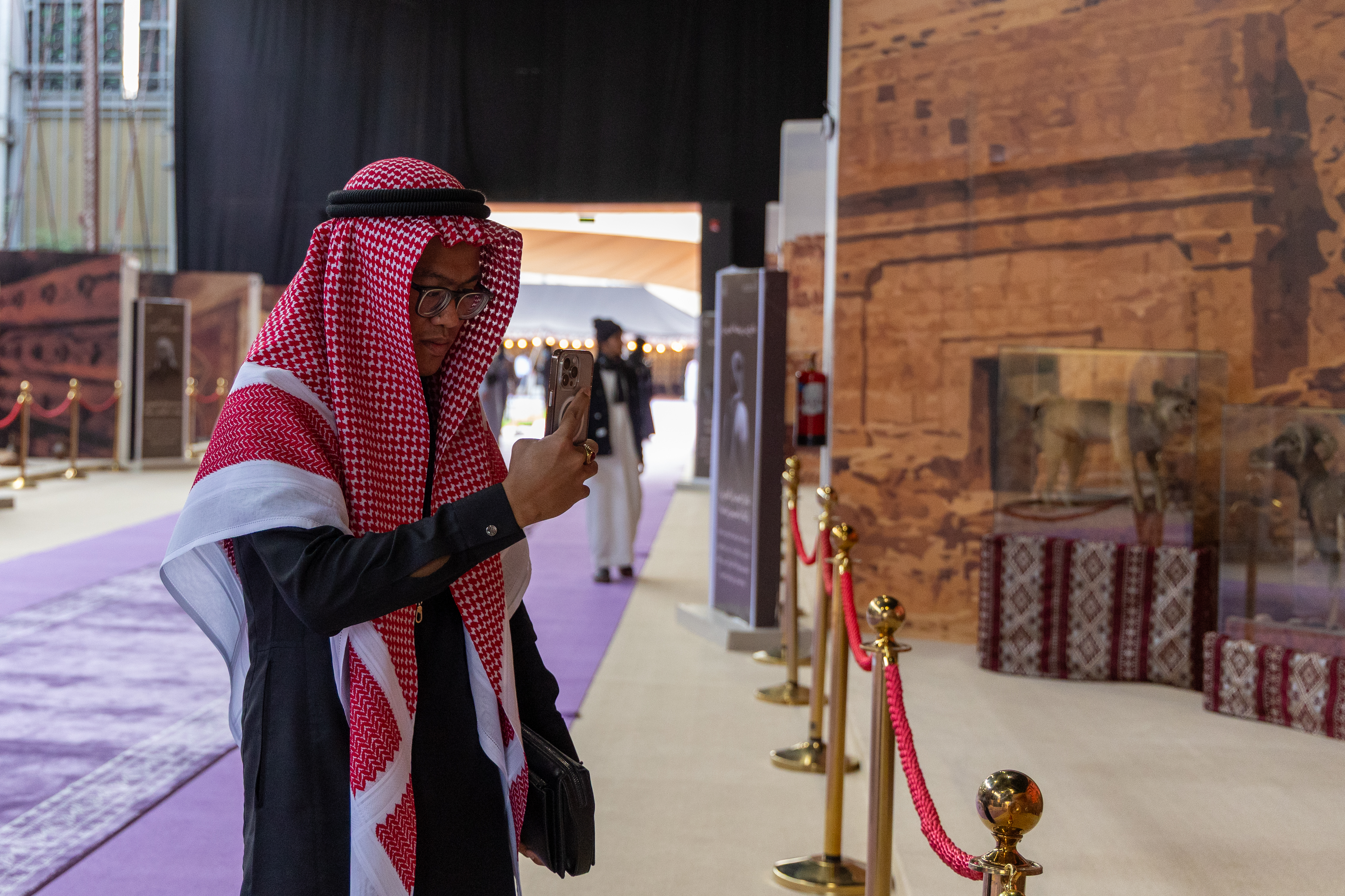الجناح السعودي بمهرجان "الثقافات والشعوب" يستعرض تاريخ المملكة ومسيرة النماء الوطني - 7