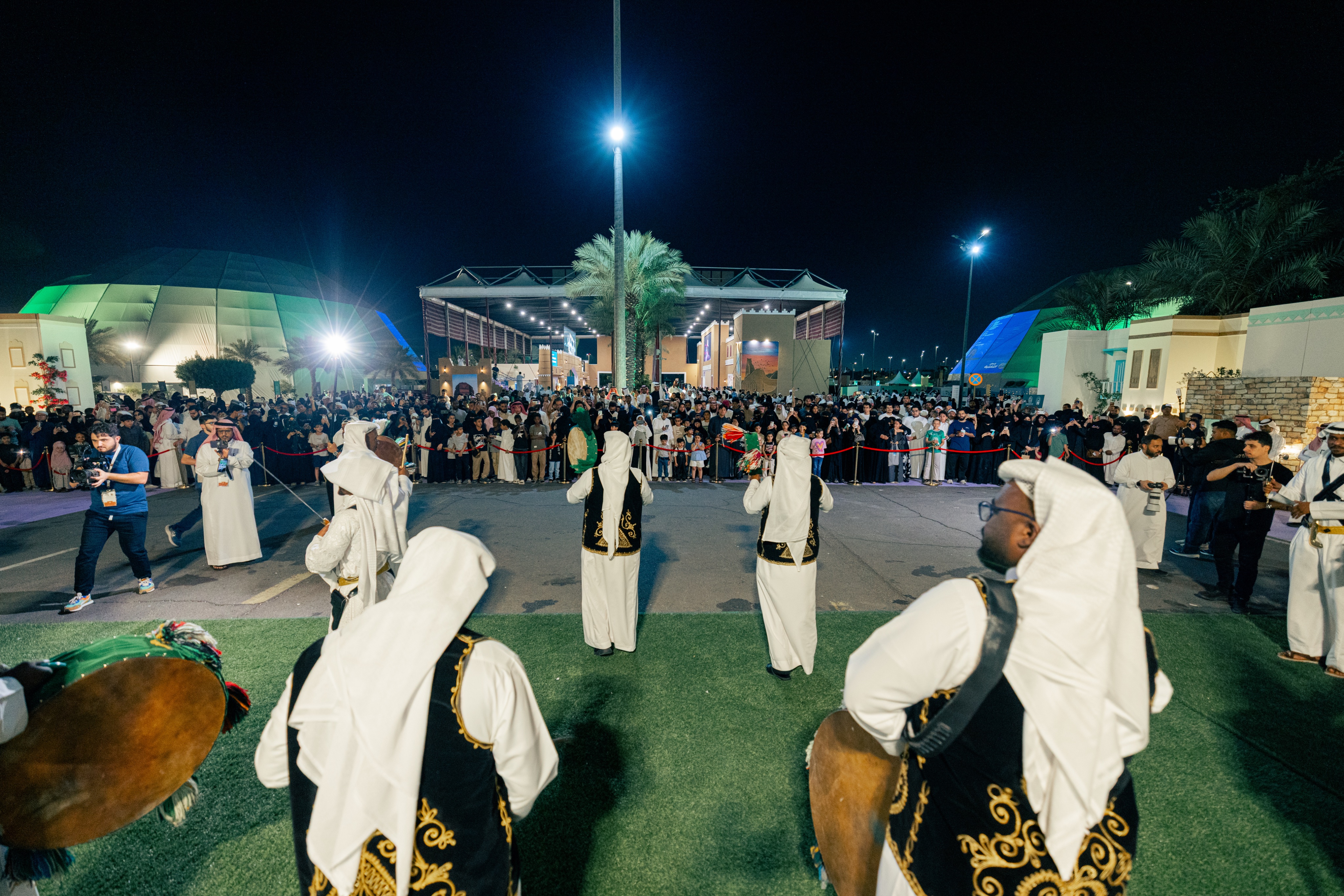 العرضة السعودية.. في مهرجان الثقافات والشعوب الثالث عشر - 1