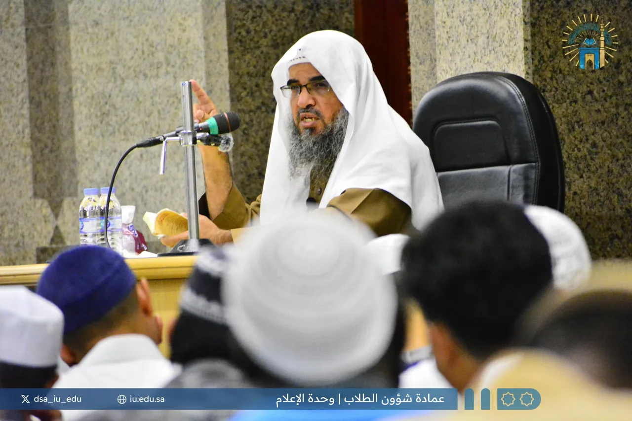 لقاء بعنوان (أهمية طاعة ولي الأمر) لفضيلة الشيخ : عادل بن عيسى الرحيلي ضمن برامج وحدة التوعية الفكرية بالتعاون مع عمادة شؤون الطلاب