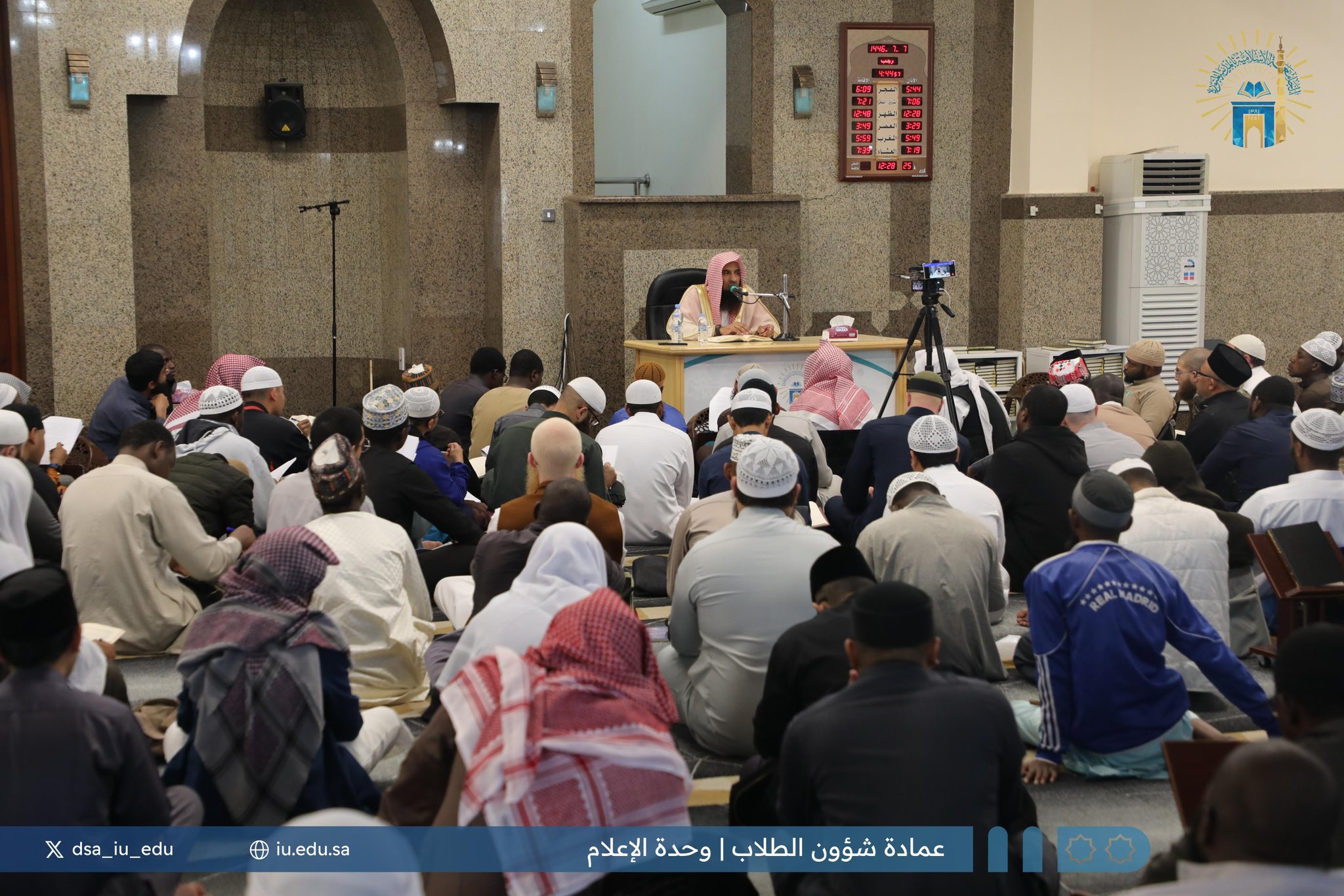 درس علمي بعنوان (تتمة شرح الفتوى الحموية) لفضيلة الشيخ: أ.د عبدالله بن محمد الساعدي ضمن برامج وحدة التوعية الفكرية بالتعاون مع عمادة شؤون الطلاب