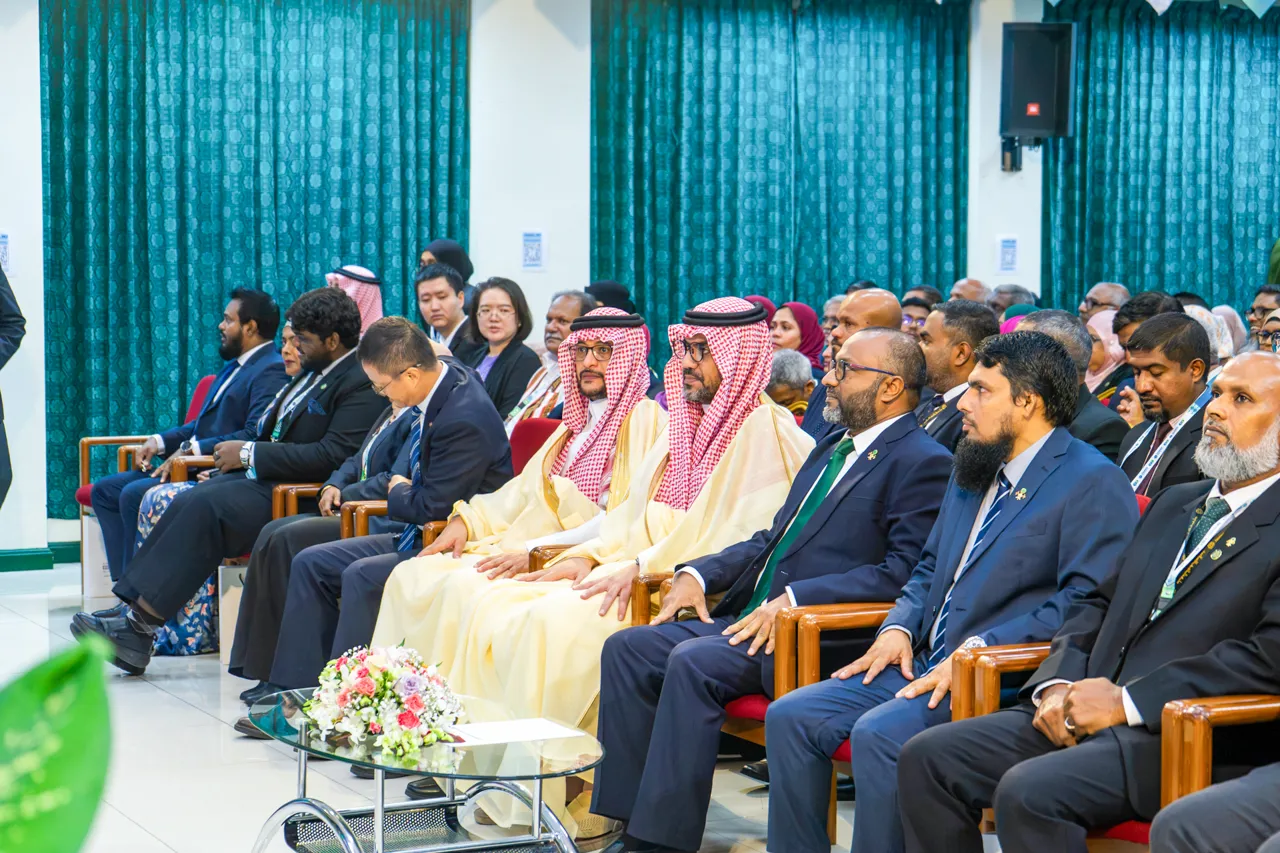 رئيس الجامعة الإسلامية يؤكد أن بناء المستقبل يبدأ ببناء الإنسان وتنمية معرفته ومهاراته - 2