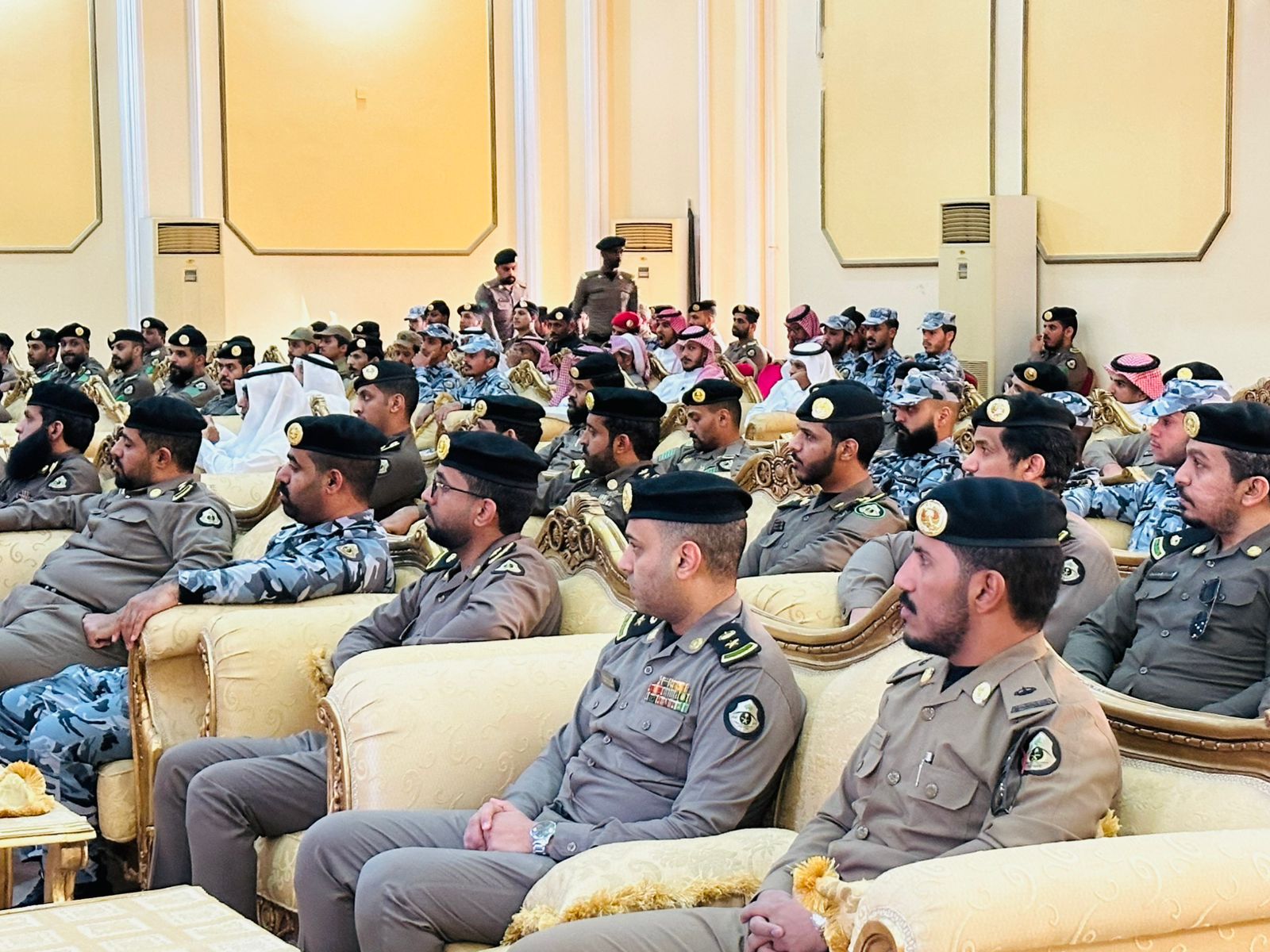 تنفيذ محاضرة بعنوان (التطرف ومنافاته لوسطية الاسلام ووسائل التضليل الفكري) قدمها فضيلة الدكتور عبد الله بن عبد الرحمن الرحيلي - 6