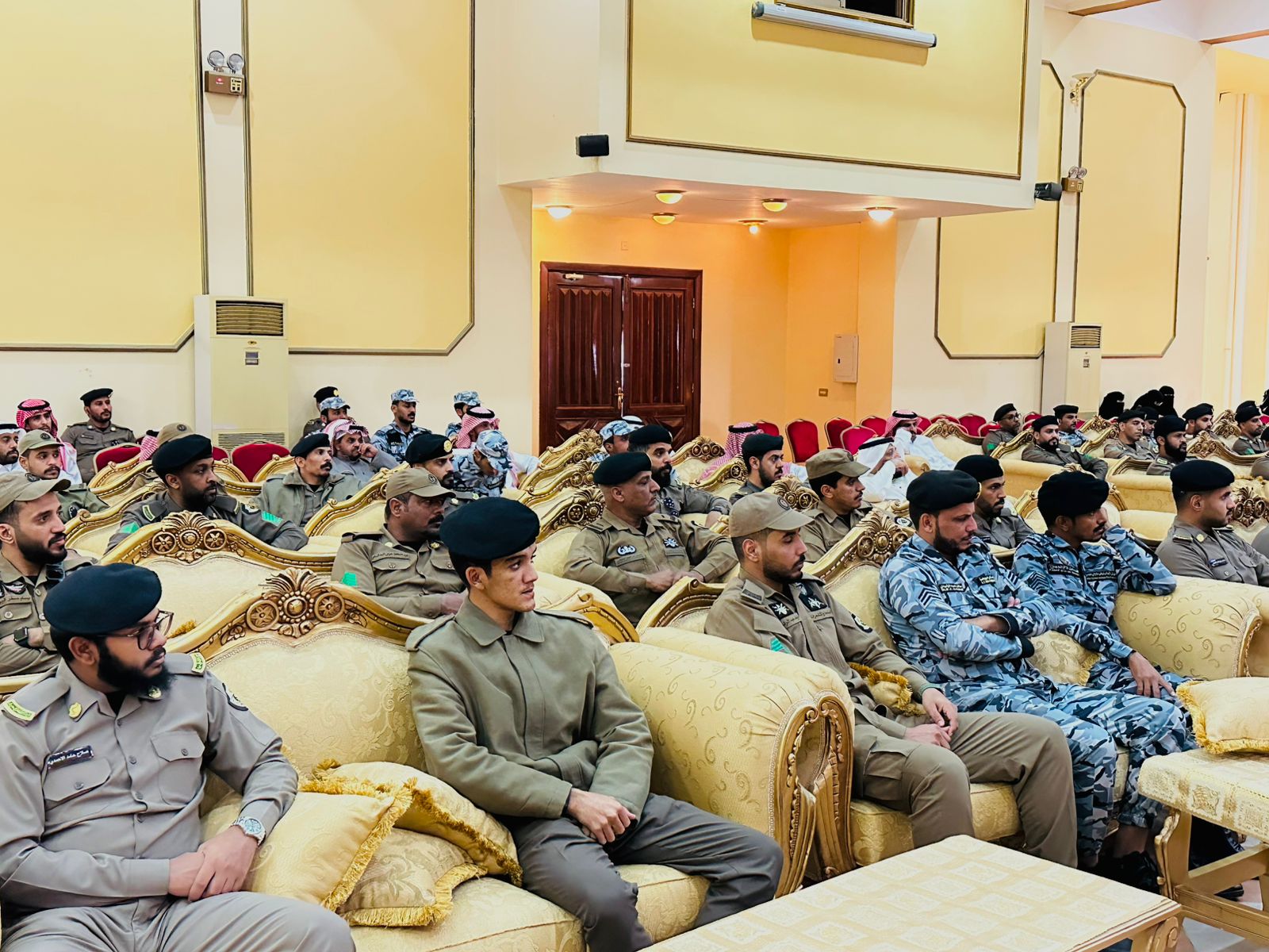 تنفيذ محاضرة بعنوان (التطرف ومنافاته لوسطية الاسلام ووسائل التضليل الفكري) قدمها فضيلة الدكتور عبد الله بن عبد الرحمن الرحيلي - 2
