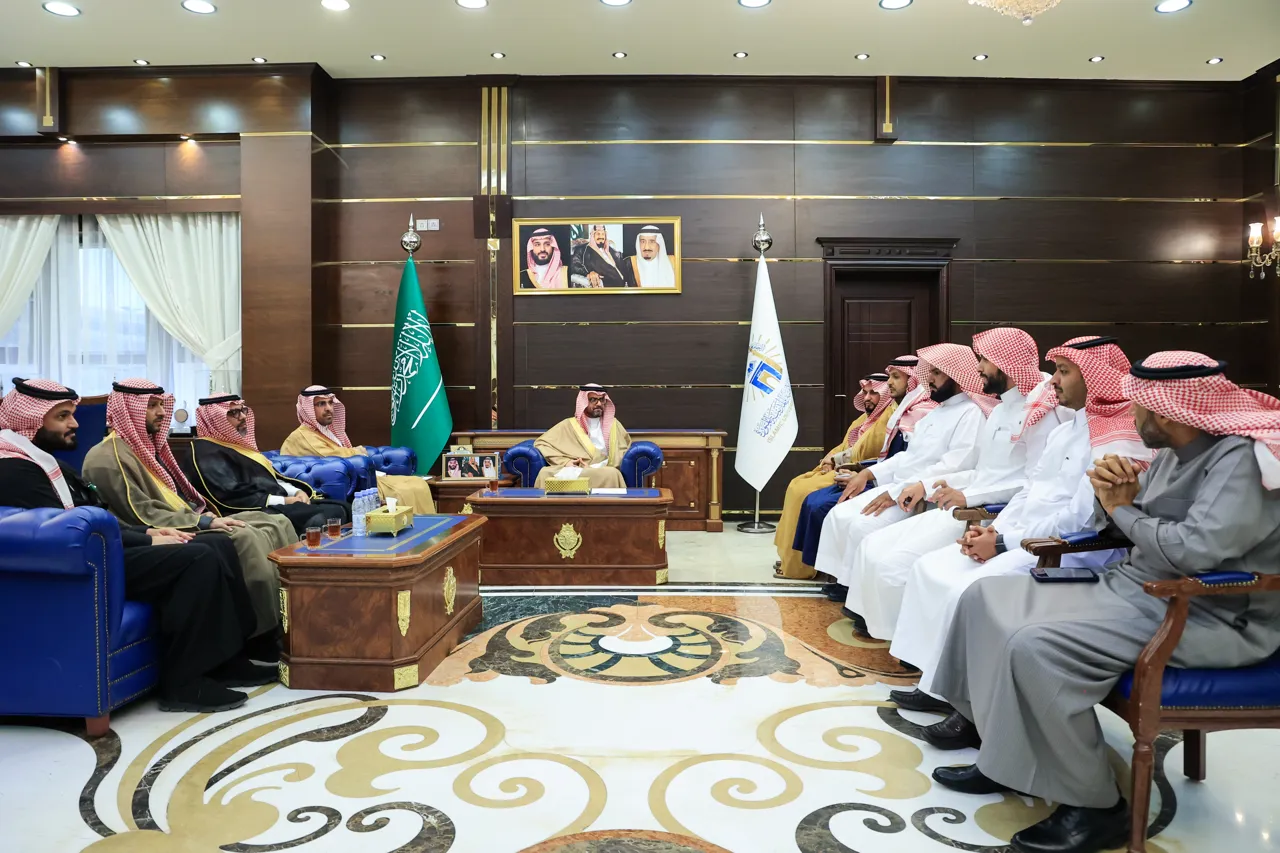 رئيس الجامعة الإسلامية يستقبل الرئيس التنفيذي للمركز السعودي لحلال - 3