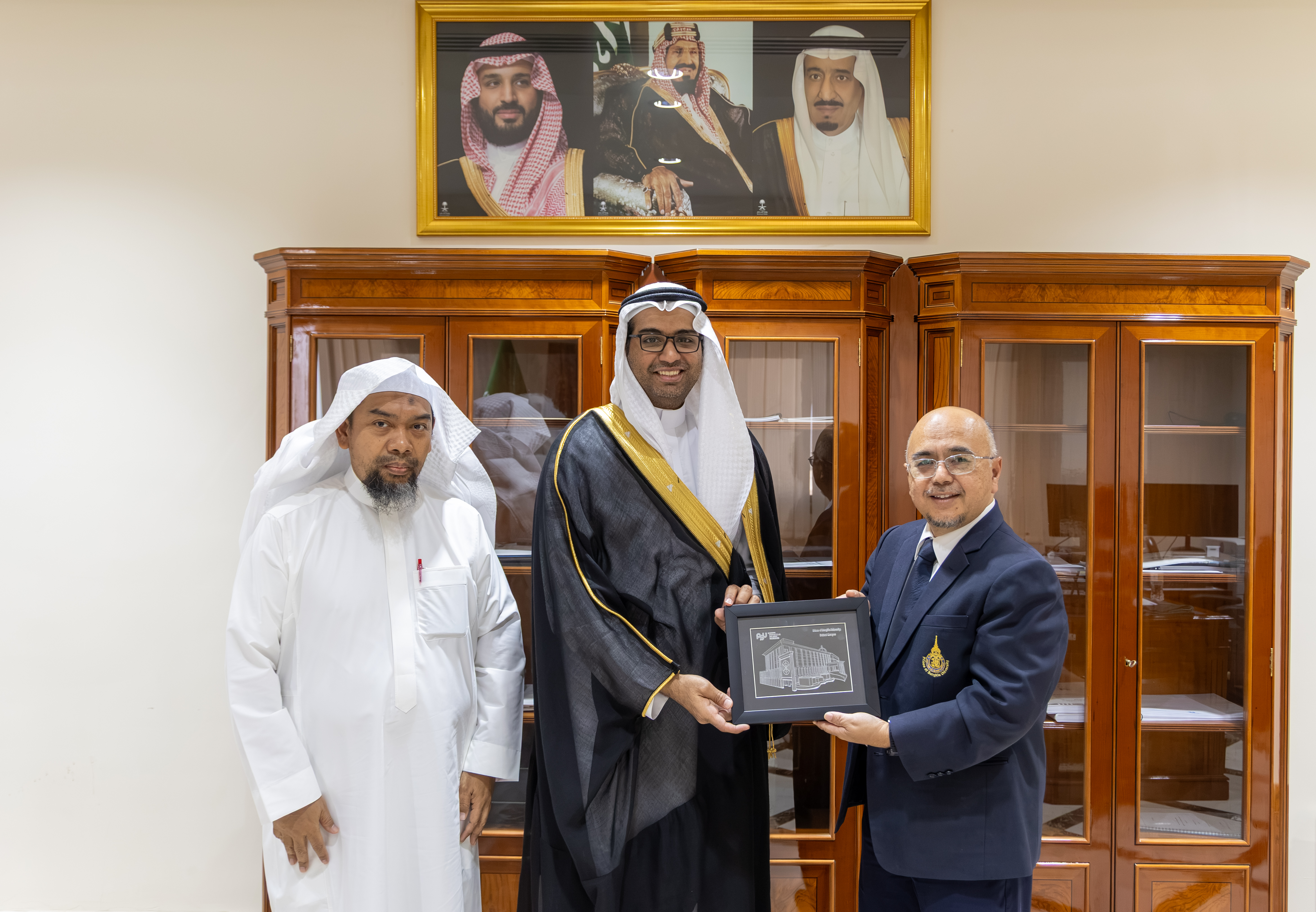 وكيل الجامعة الإسلامية للخدمات المشتركة يستقبل وفداً أكاديمياً من جامعة الأمير سونكلا التايلندية - 3