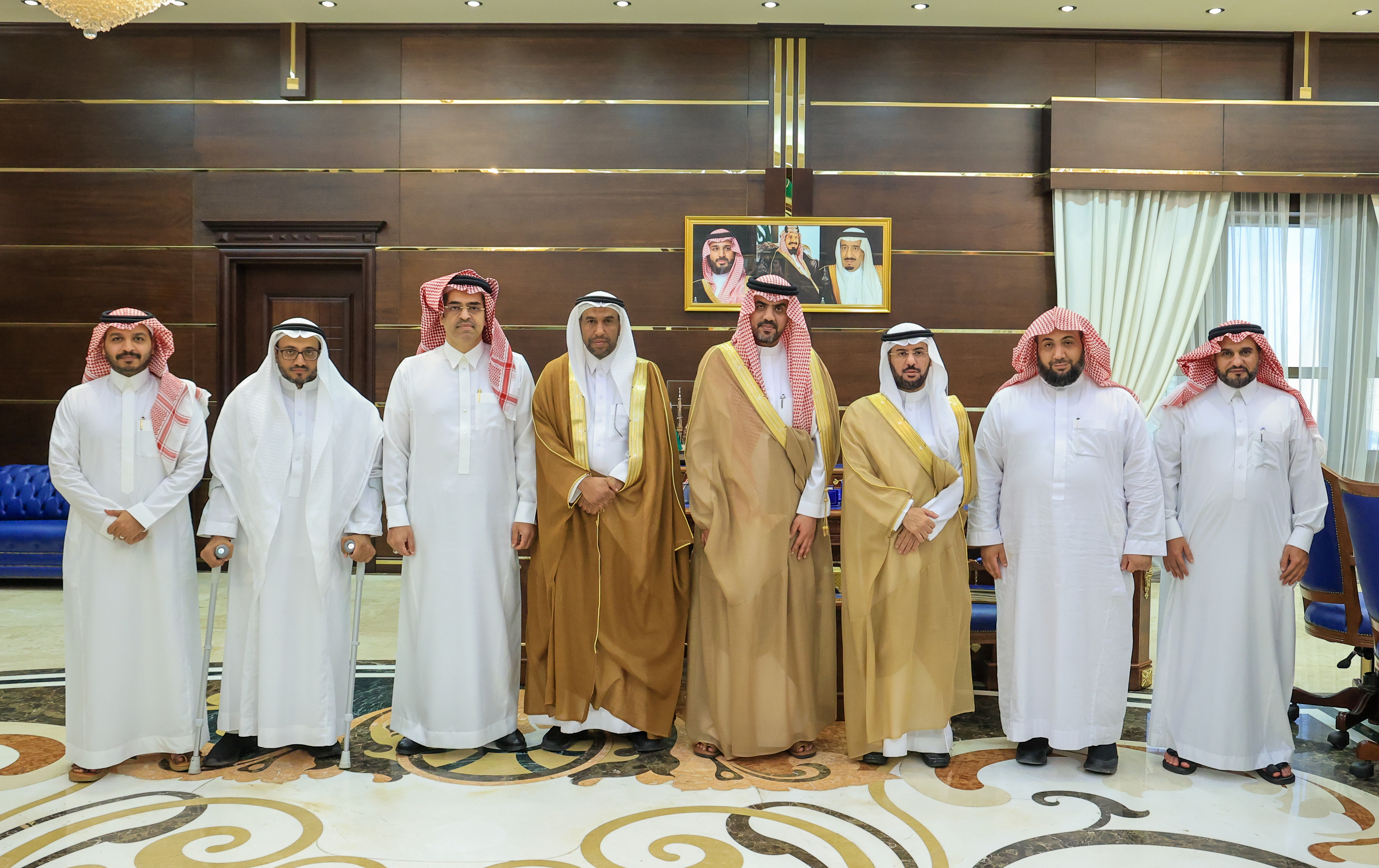رئيس الجامعة الإسلامية د. صالح بن علي العقلا، يستقبل الأمين العام لمجمع الملك عبدالعزيز للمكتبات الوقفية والمدير العام لمركز بحوث ودراسات المدينة المنورة أ.د. فهد بن مبارك الوهبي. - 2