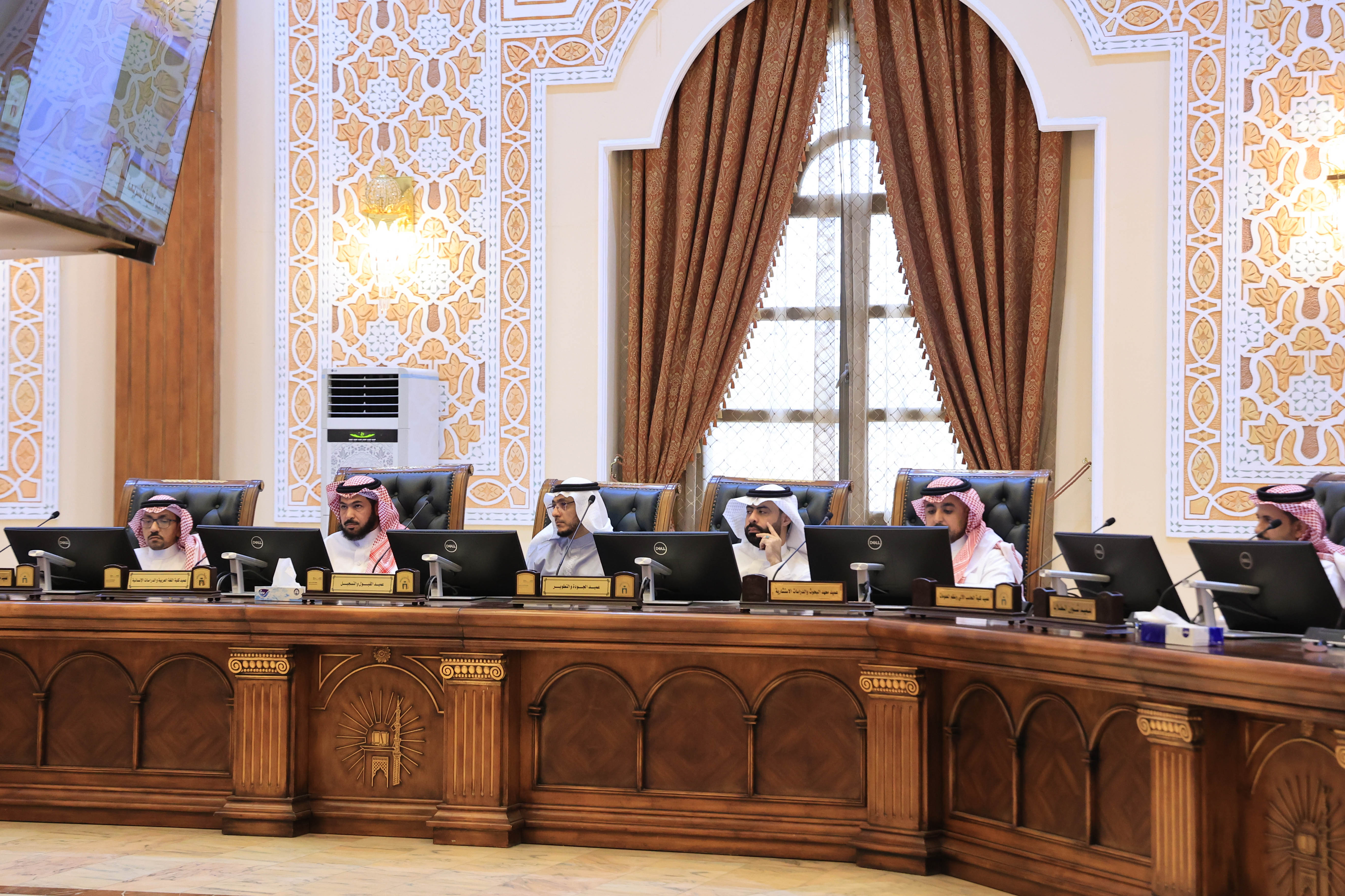 رئيس الجامعة الإسلامية⁩، يترأس مجلس الجامعة في جلسته الحادية عشرة. - 3