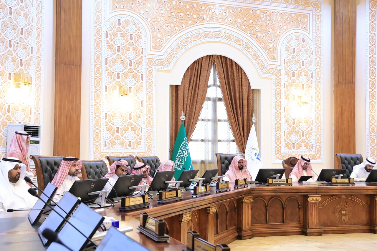 رئيس الجامعة الإسلامية، يترأس مجلس الجامعة في جلسته الحادية عشرة. - 4