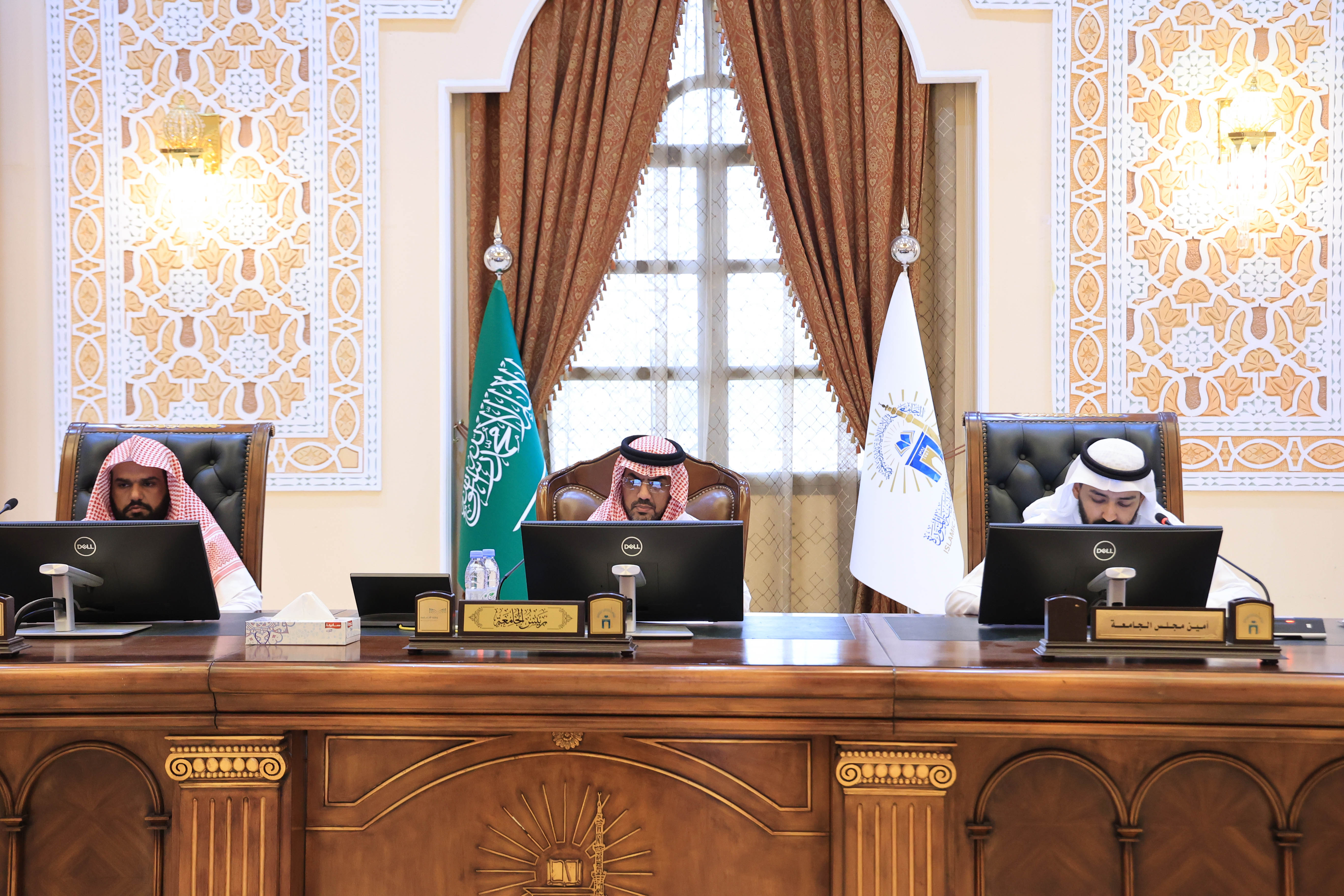 رئيس الجامعة الإسلامية⁩، يترأس مجلس الجامعة في جلسته الحادية عشرة. - 2