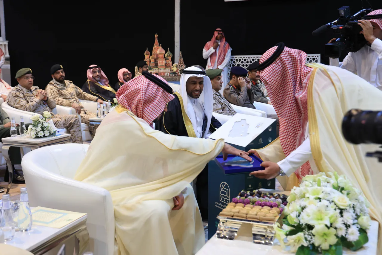 دشن صاحب السمو الملكي الأمير سلمان بن سلطان بن عبد العزيز، أمير منطقة المدينة المنورة، مهرجان الثقافات والشعوب في دورته الثانية عشرة. - 4
