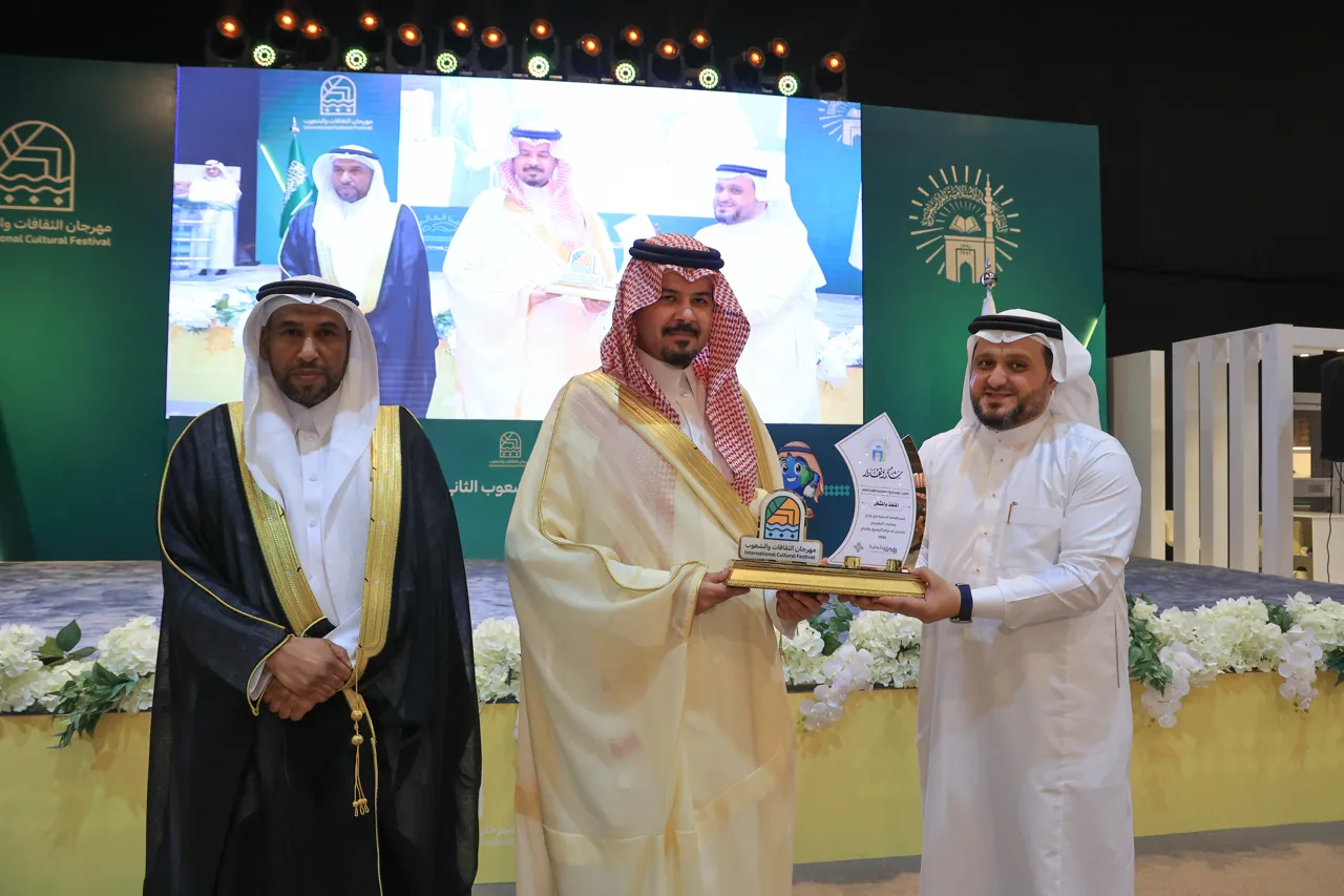 دشن صاحب السمو الملكي الأمير سلمان بن سلطان بن عبد العزيز، أمير منطقة المدينة المنورة، مهرجان الثقافات والشعوب في دورته الثانية عشرة. - 8