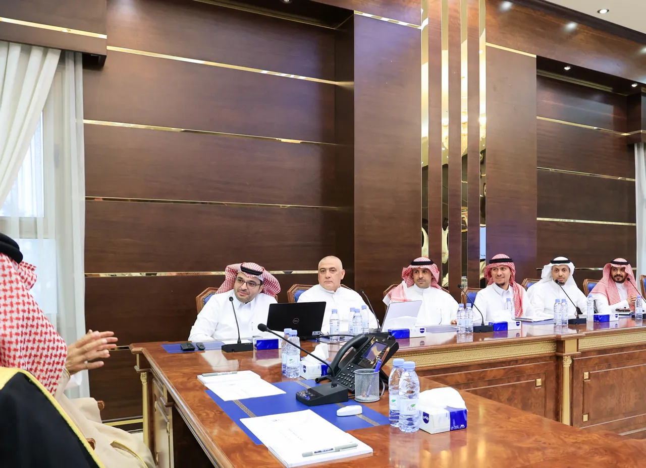 رئيس الجامعة الإسلامية د. صالح بن علي العقلا، يستقبل معالي الشيخ الدكتور صالح بن حميد إمام وخطيب المسجد الحرام وعضو هيئة كبار العلماء. - 3