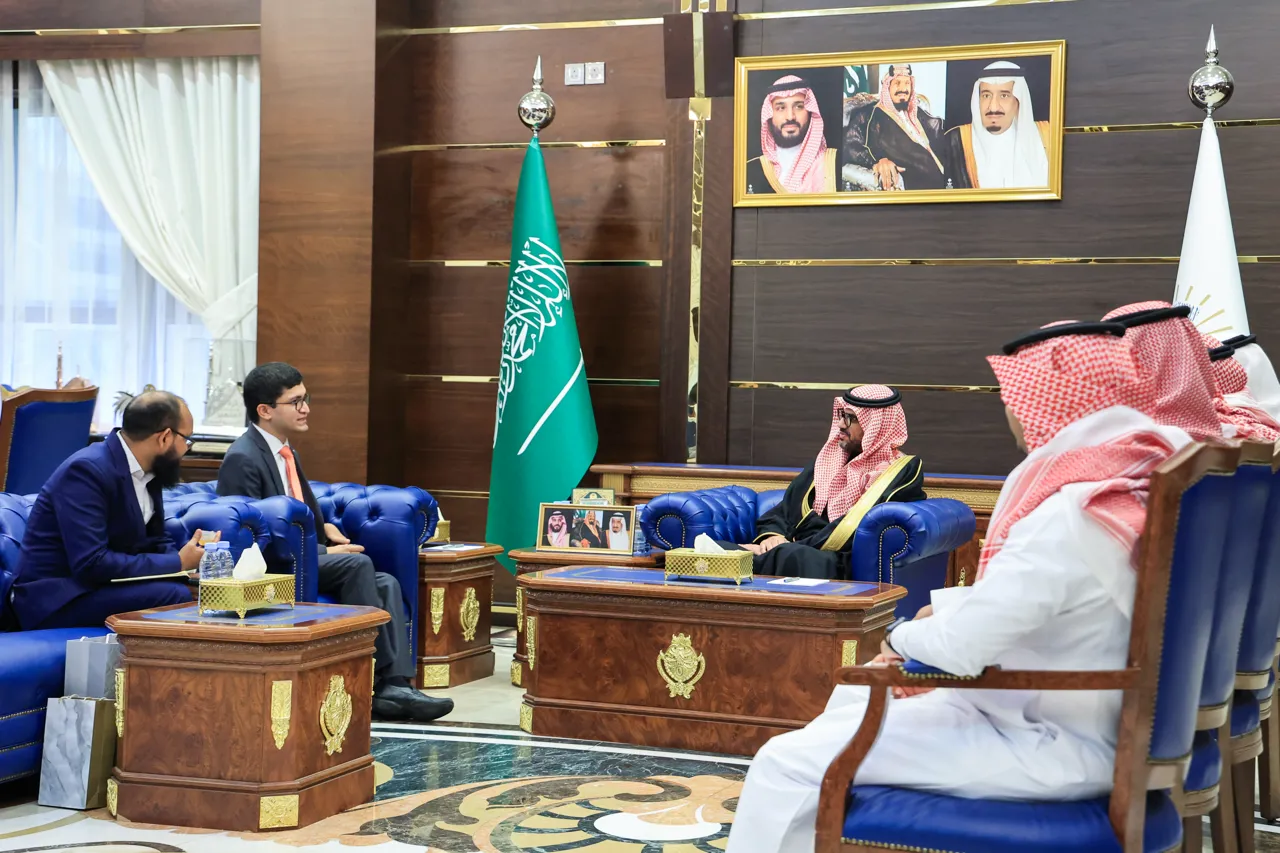 رئيس الجامعة الإسلامية يستقبل القنصل العام لجمهورية الهند. - 1