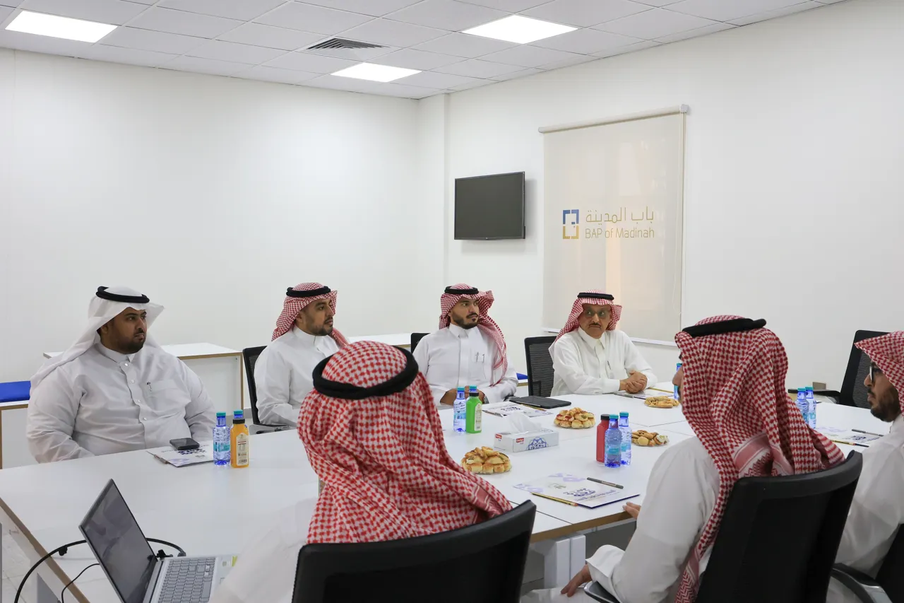 اجتماع لجنة الاستثمار بالجامعة الاسلامية برئاسة سعادة رئيس الجامعة المكلف أ. د. حسن بن عبدالمنعم العوفي لمناقشة خطة وسياسة الاستثمار في الجامعة - 10