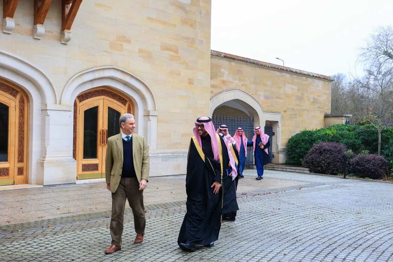 رئيس الجامعة الإسلامية د. صالح بن علي العقلا يوقع اتفاقية شراكة مع مركز أكسفورد للدراسات الإسلامية في بريطانيا. - 5