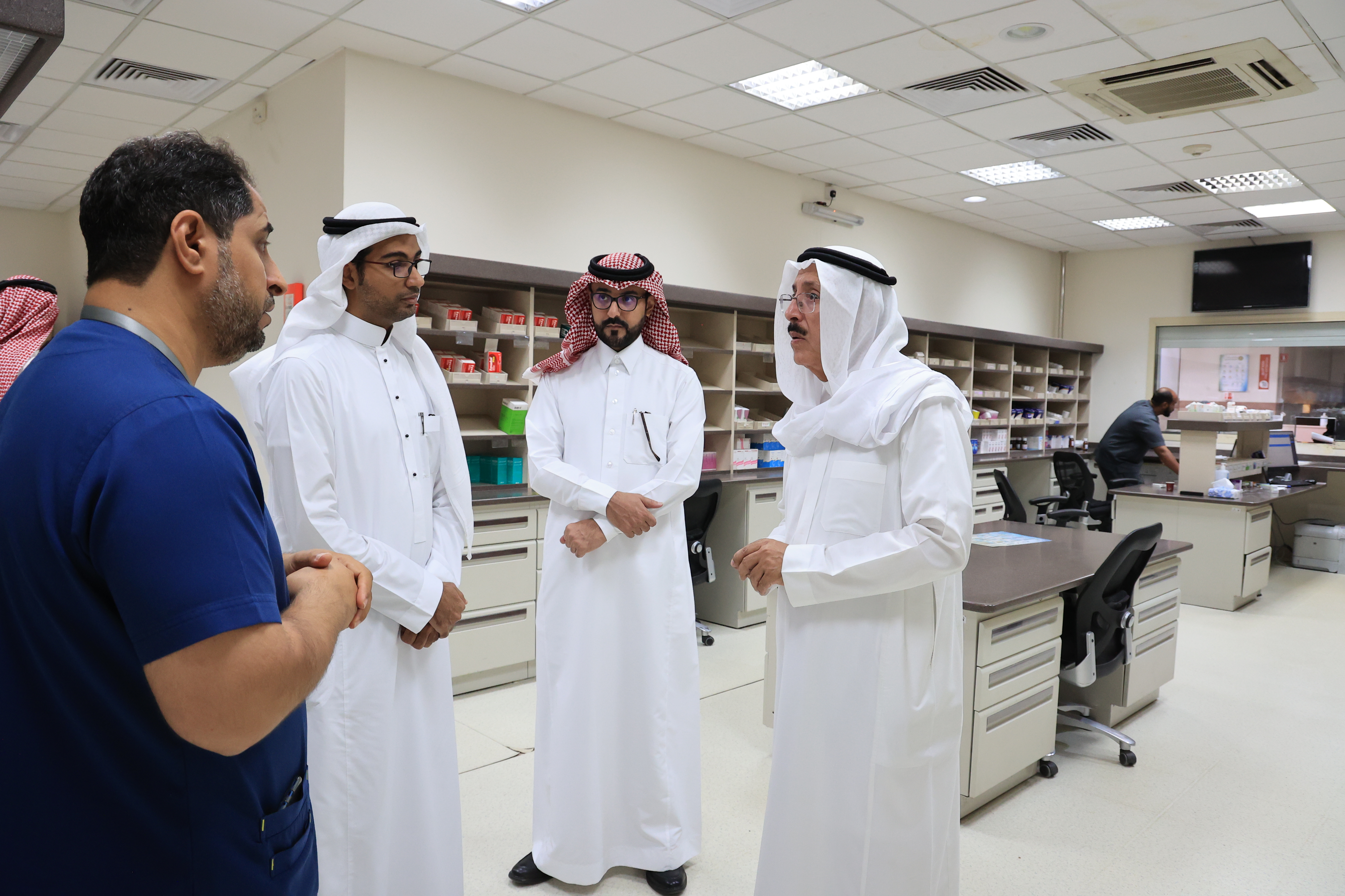 رئيس ⁧الجامعة الإسلامية⁩ د. صالح بن علي العقلا، يستقبل معالي الرئيس التنفيذي لبرنامج المستشفيات الجامعية أ. د. عبدالله بن محمد الربيش. - 5