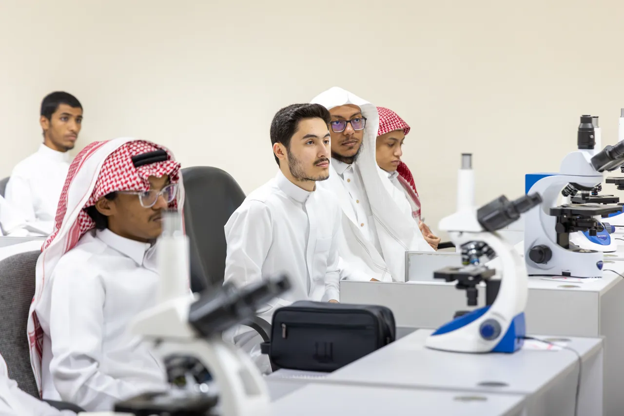 الجامعة الإسلامية تستقبل أول دفعة في برنامجي الرياضيات المالية والاكتوارية والعلوم البيئية بكلية العلوم - 4