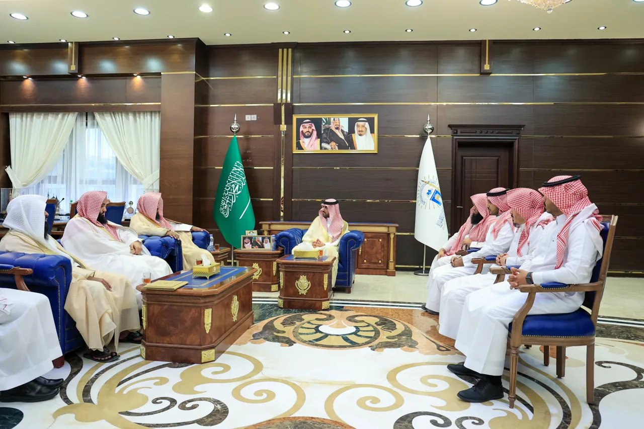رئيس الجامعة الإسلامية د. صالح بن علي العقلا يستقبل مدير عام فرع الرئاسة العامة لهيئة الأمر بالمعروف والنهي عن المنكر بالمدينة المنورة. - 2