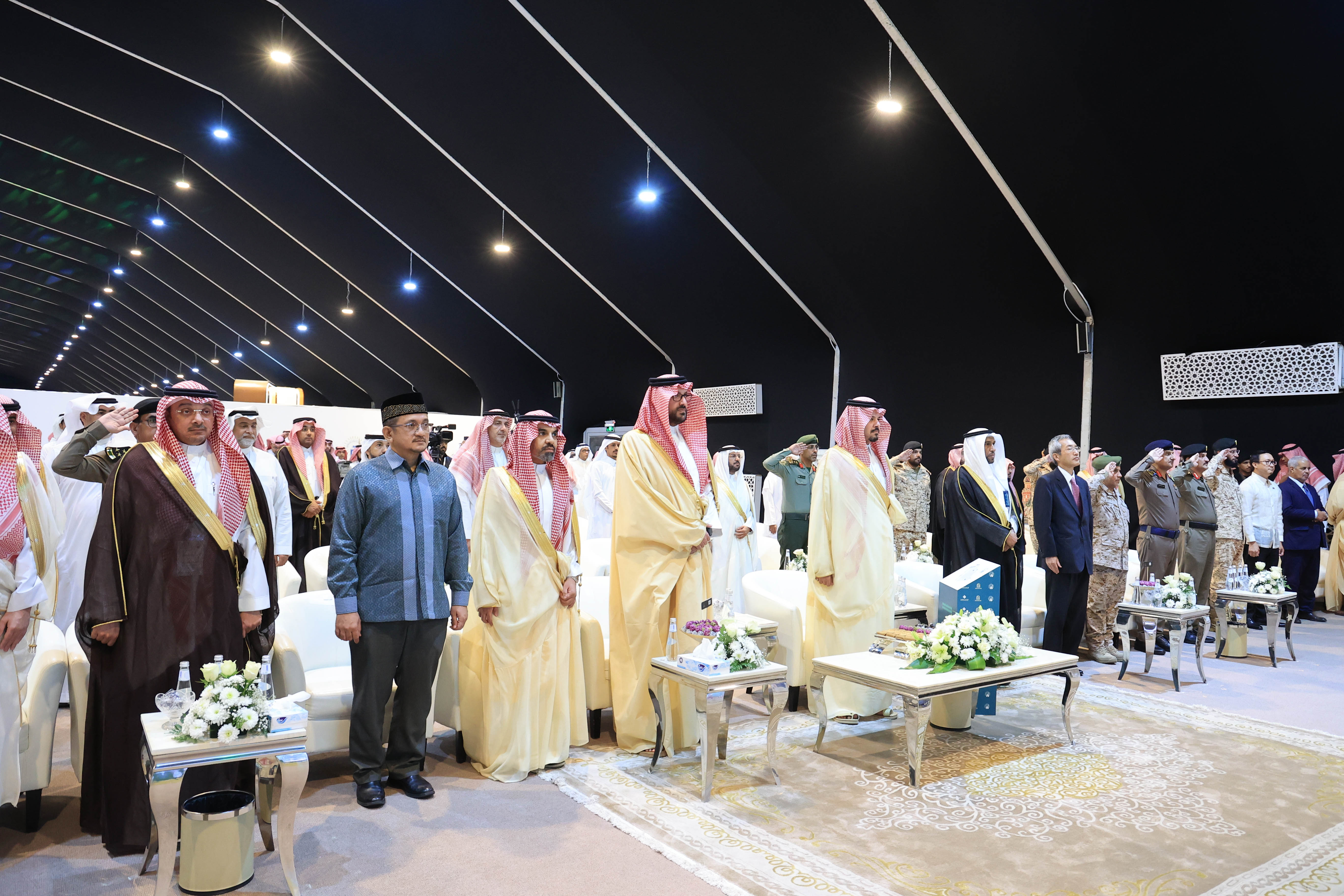 دشن صاحب السمو الملكي الأمير سلمان بن سلطان بن عبد العزيز، أمير منطقة المدينة المنورة، مهرجان الثقافات والشعوب في دورته الثانية عشرة. - 2