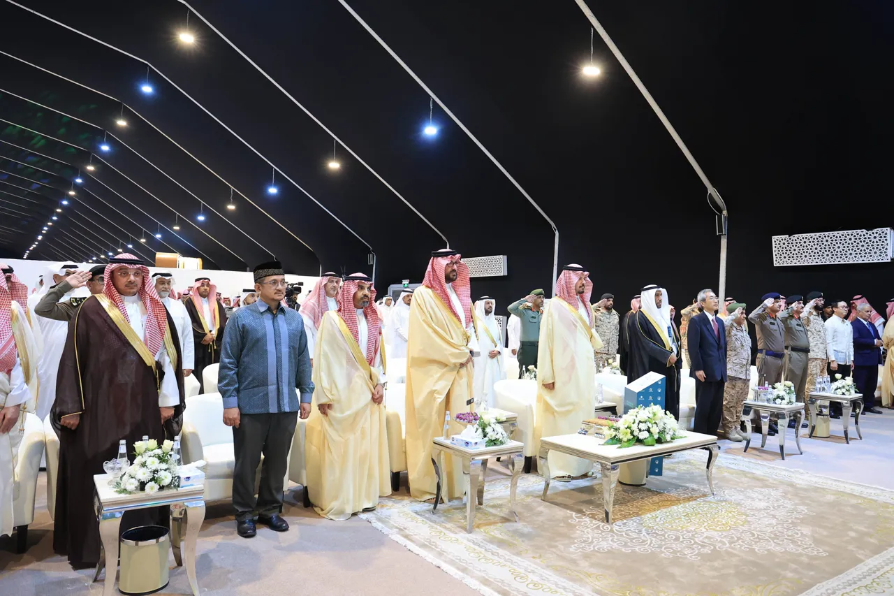 دشن صاحب السمو الملكي الأمير سلمان بن سلطان بن عبد العزيز، أمير منطقة المدينة المنورة، مهرجان الثقافات والشعوب في دورته الثانية عشرة. - 2