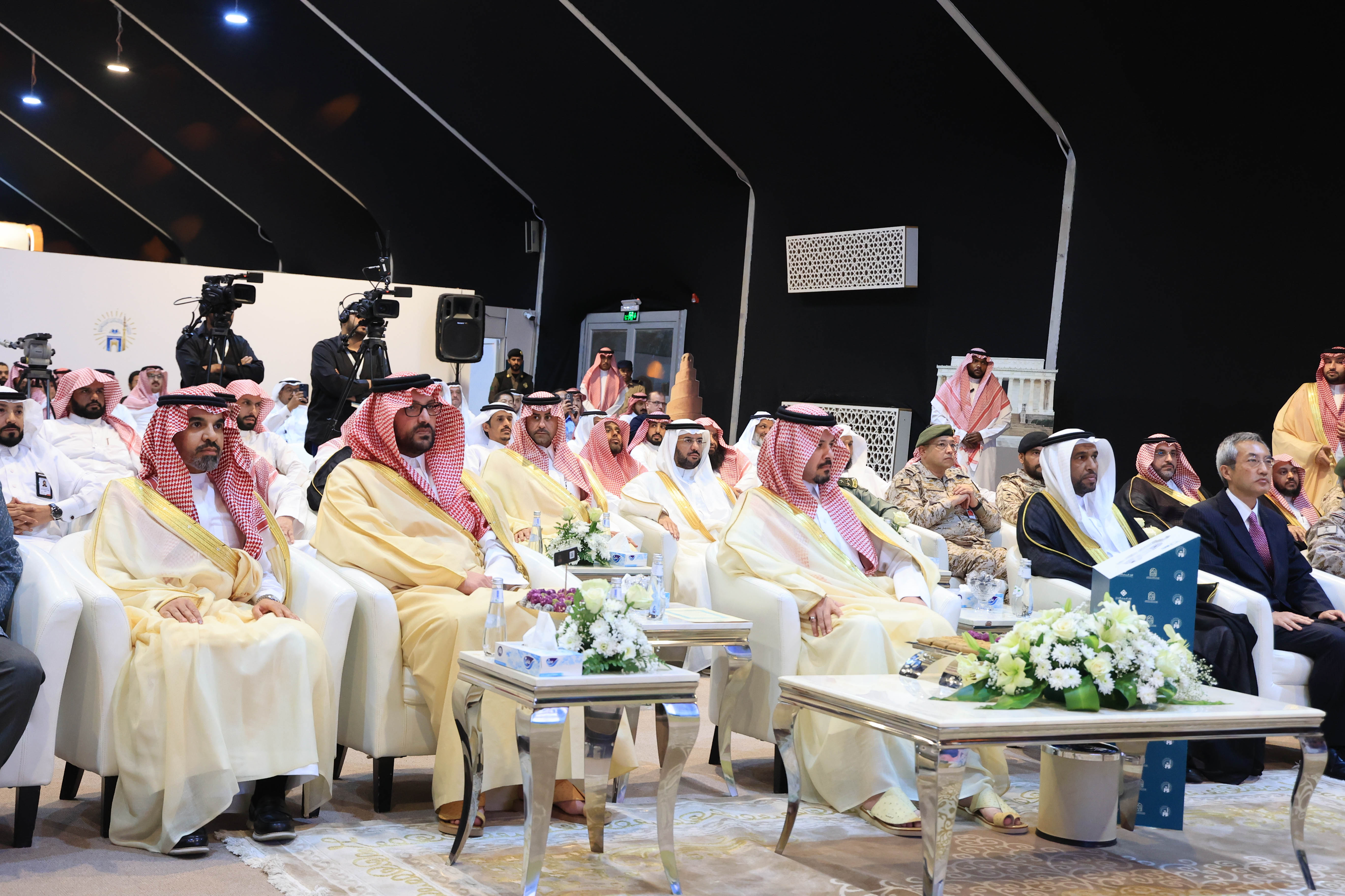 دشن صاحب السمو الملكي الأمير سلمان بن سلطان بن عبد العزيز، أمير منطقة المدينة المنورة، مهرجان الثقافات والشعوب في دورته الثانية عشرة. - 3