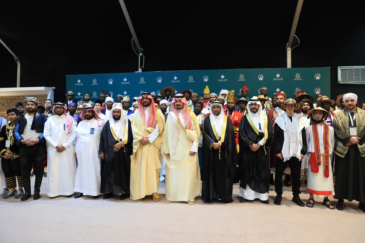 دشن صاحب السمو الملكي الأمير سلمان بن سلطان بن عبد العزيز، أمير منطقة المدينة المنورة، مهرجان الثقافات والشعوب في دورته الثانية عشرة. - 14