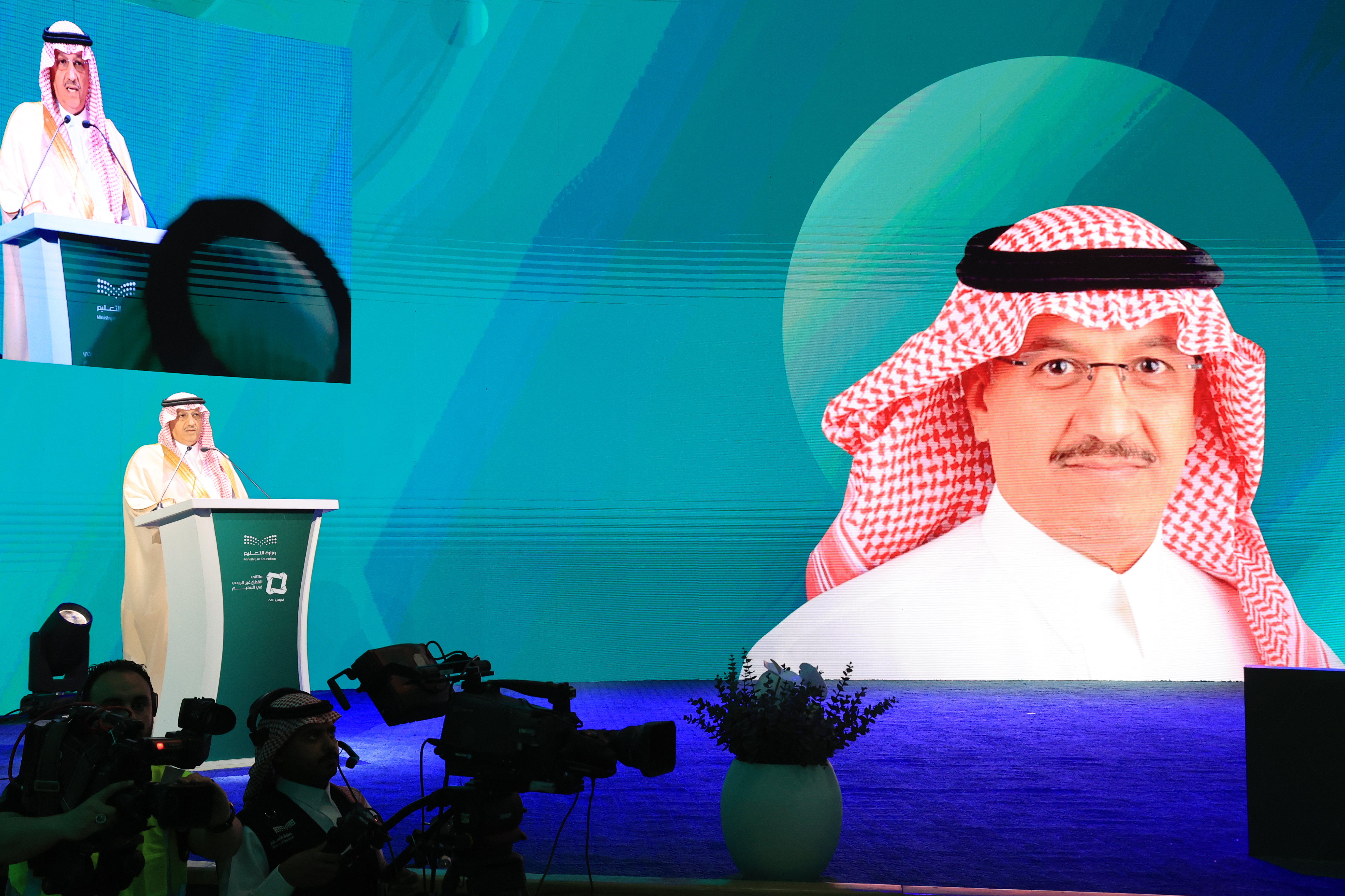 أعلنت الجامعة الإسلامية، خلال ملتقى القطاع غير الربحي بالتعليم، مشاركتها في المحفظة الوقفية بمبلغ ٥٠ مليون ريال لدعم اوقاف الجامعة. - 2