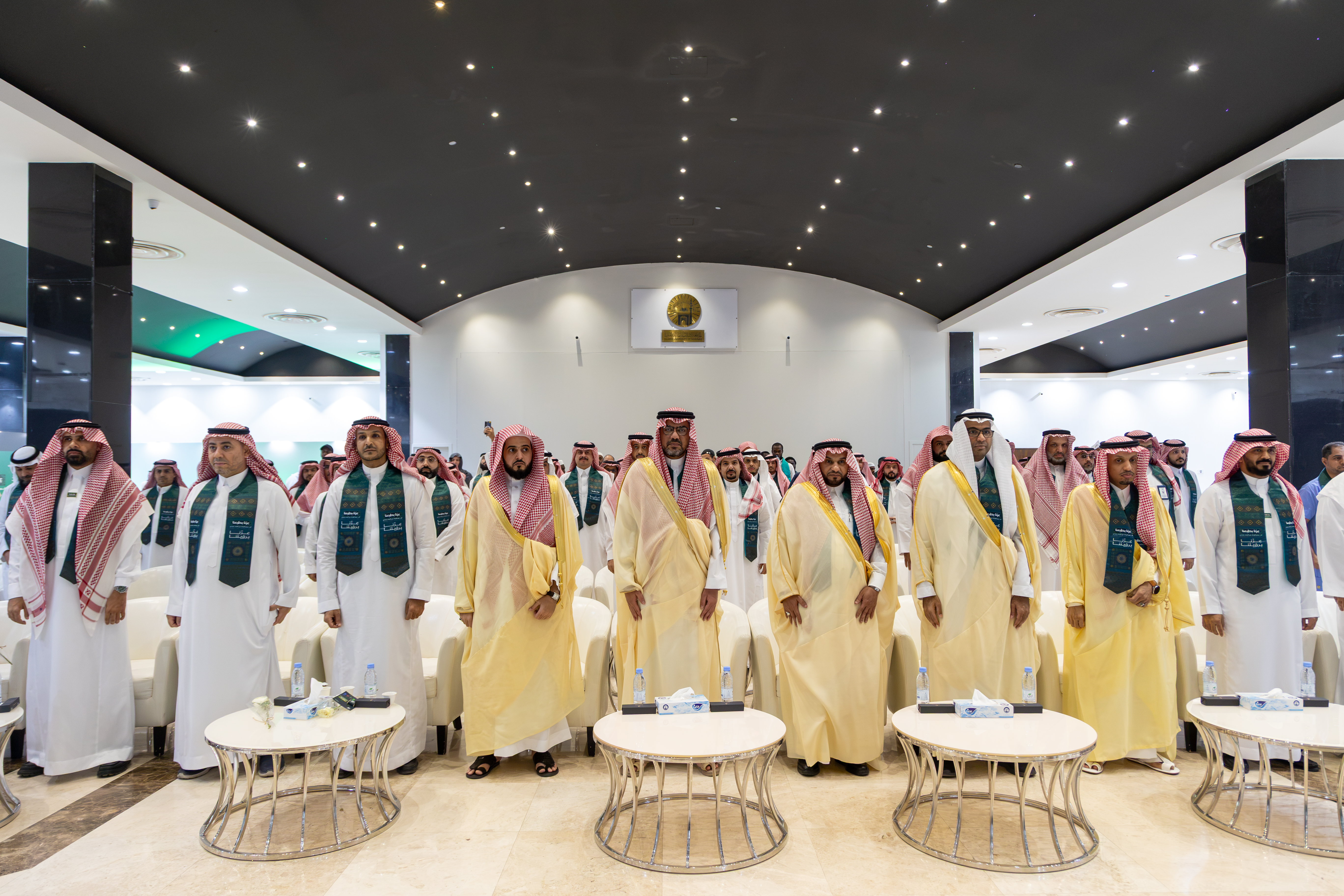 رئيس الجامعة الإسلامية يدشّن فعاليات احتفاء الجامعة باليوم الوطني السعودي الـ 96 «عزنا بطبعنا» - 4