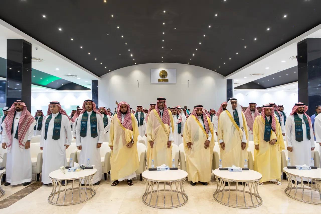 رئيس الجامعة الإسلامية يدشّن فعاليات احتفاء الجامعة باليوم الوطني السعودي الـ 96 «عزنا بطبعنا» - 4