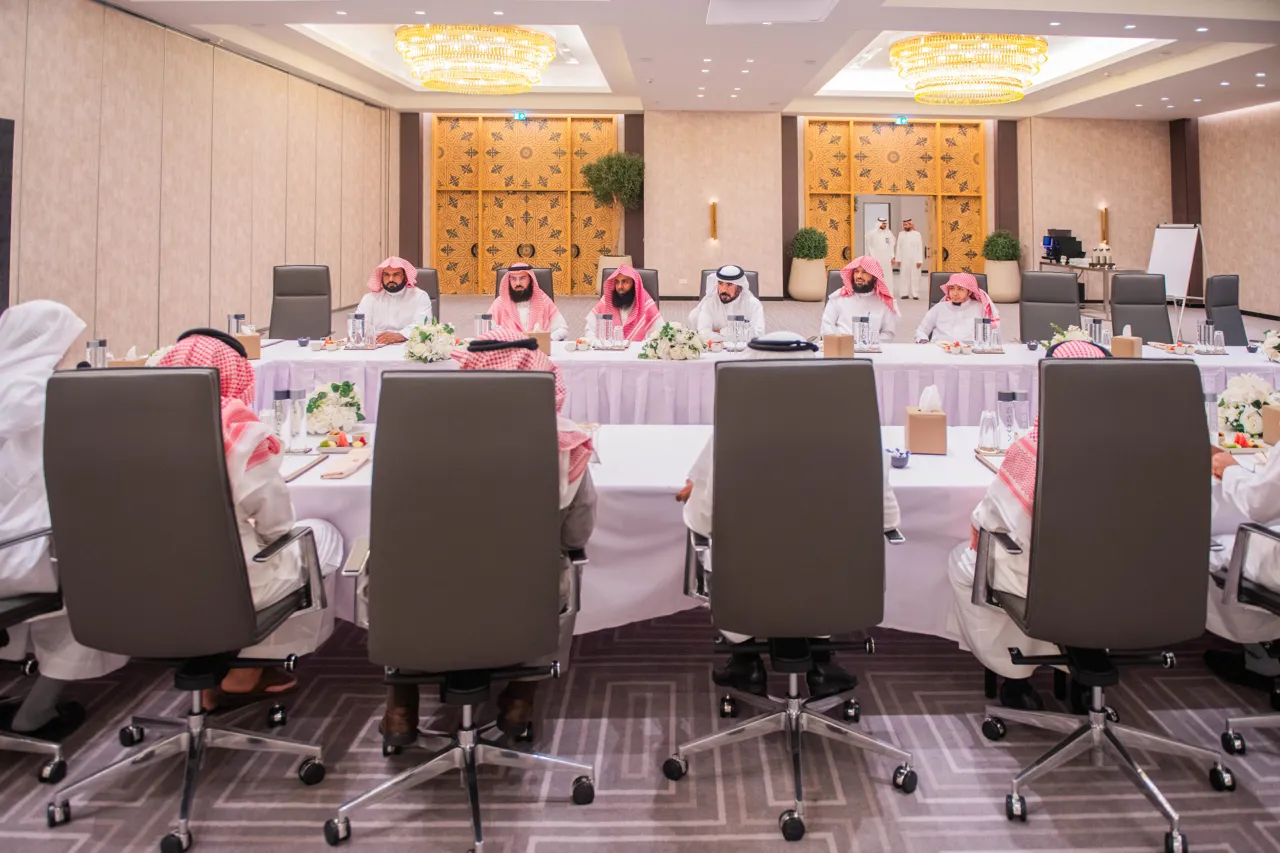 مشاركة عميد كلية الشريعة سعادة الدكتور محمد بن راضي السناني في الاجتماع الخامس للجنة عمداء كليات الشريعة بالجامعات السعودية. - 2