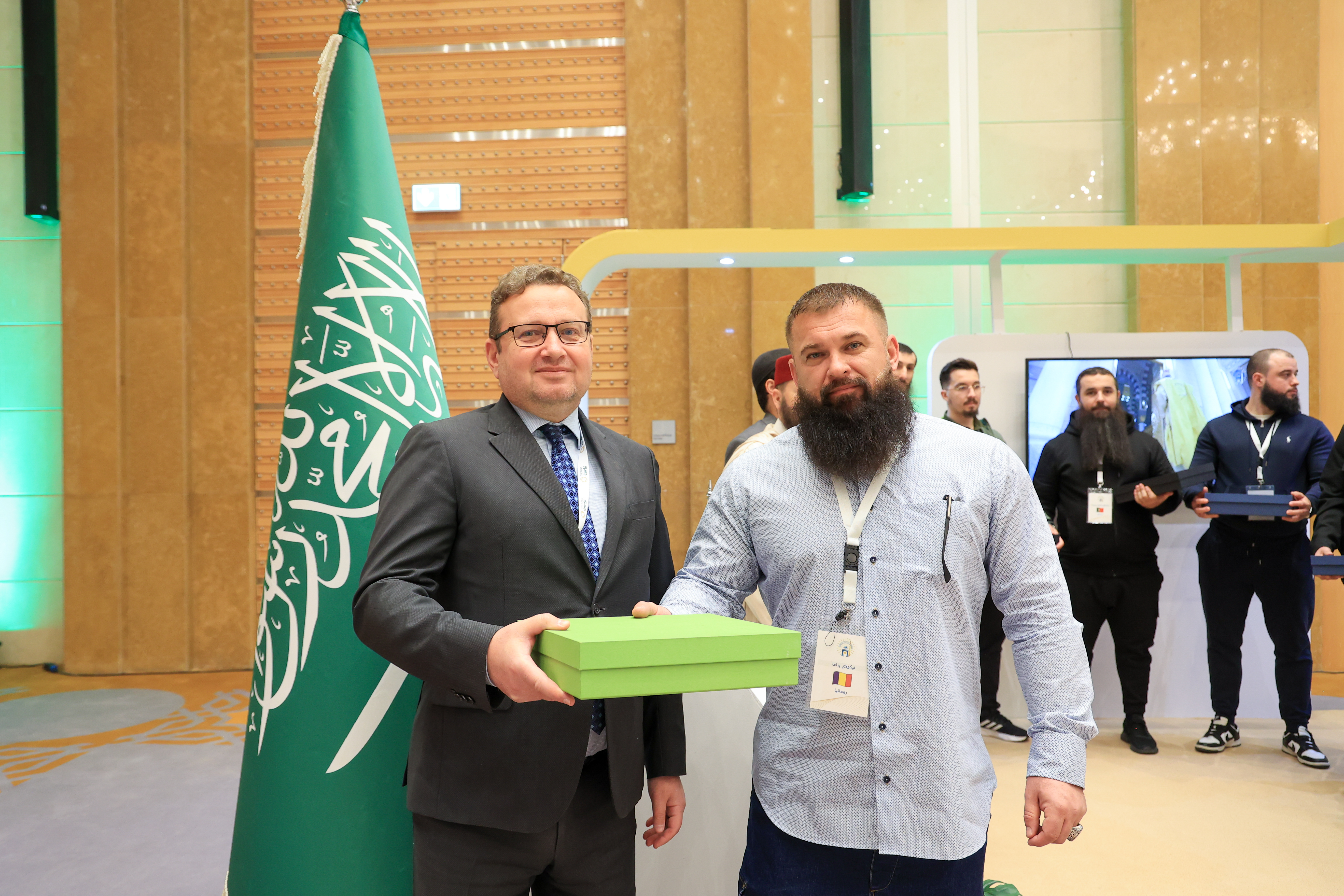 معالي وزير الحج والعمرة د. توفيق الربيعة يزور جناح الجامعة الإسلامية في ملتقى "جسور" - 3