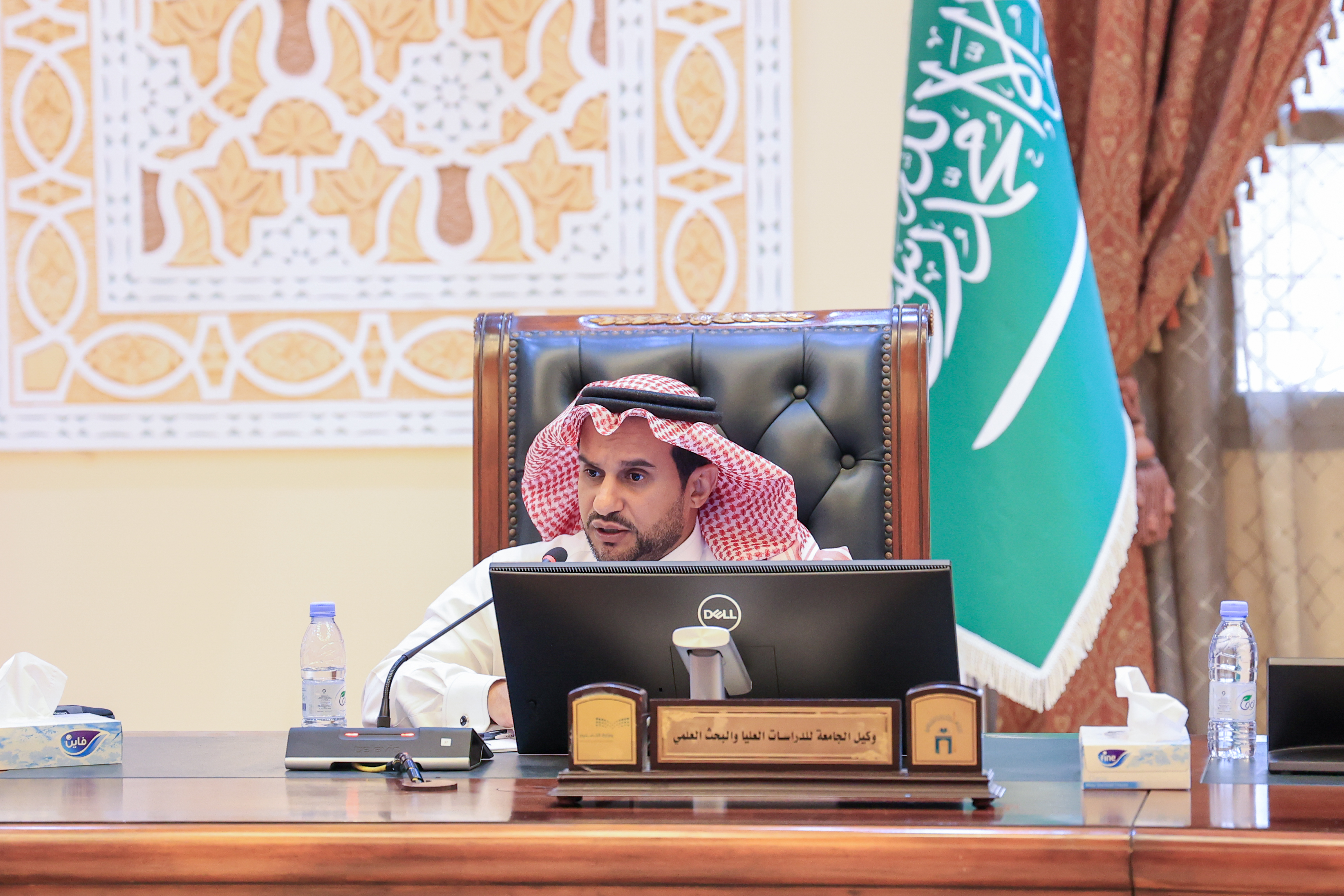 رئيس الجامعة، يترأس انعقاد اللجنة الدائمة الاستشارية في جلستها الثانية من العام الجامعي الحالي.  - 4