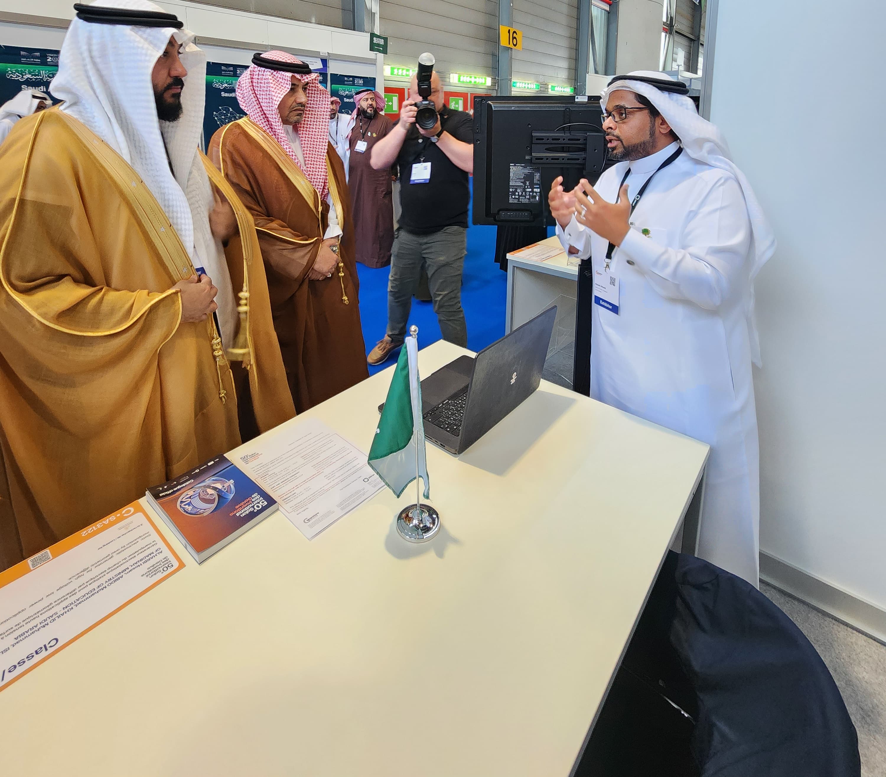  الجامعة الإسلامية تشارك في معرض جنيف الدولي للاختراعات  - 1