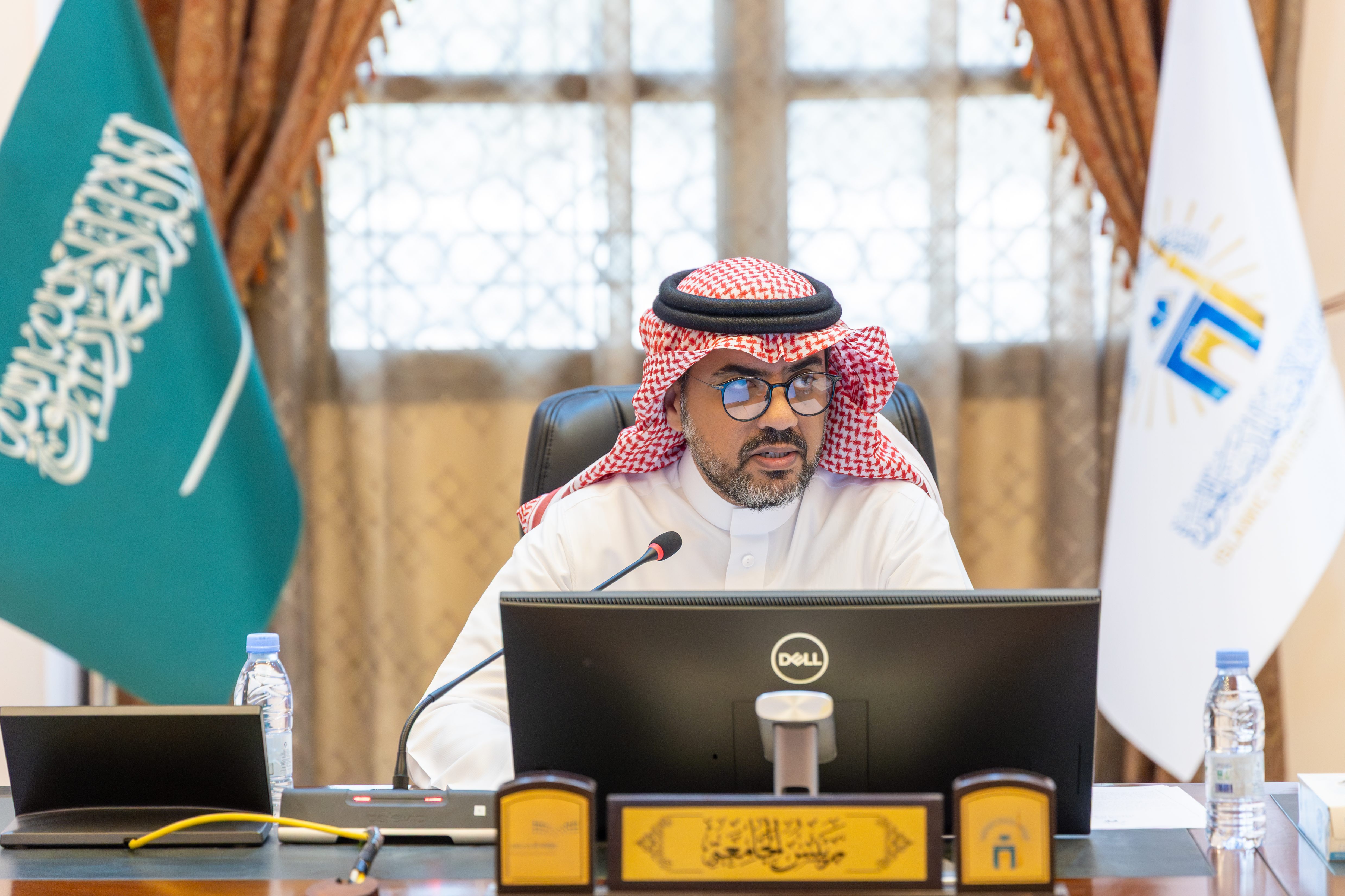 رئيس الجامعة يترأس مجلس الجامعة في جلسته التاسعة من العام الجامعي ١٤٤٧هـ - 1