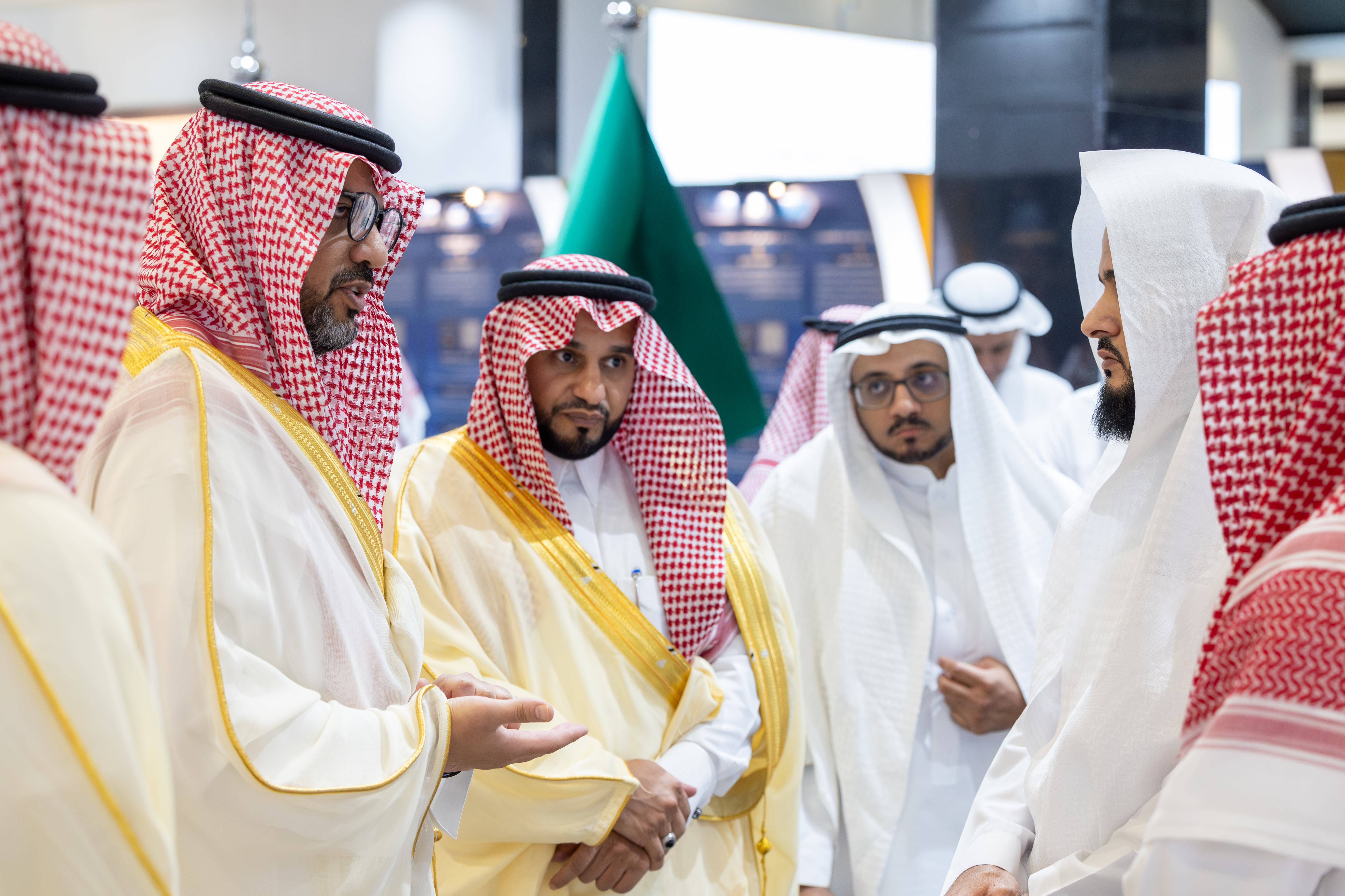 برعاية رئيس الجامعة الإسلامية  الجامعة تُدشّن "أسبوع الدراسات العليا الأول" تحت شعار (تمكين وتطوير) - 12