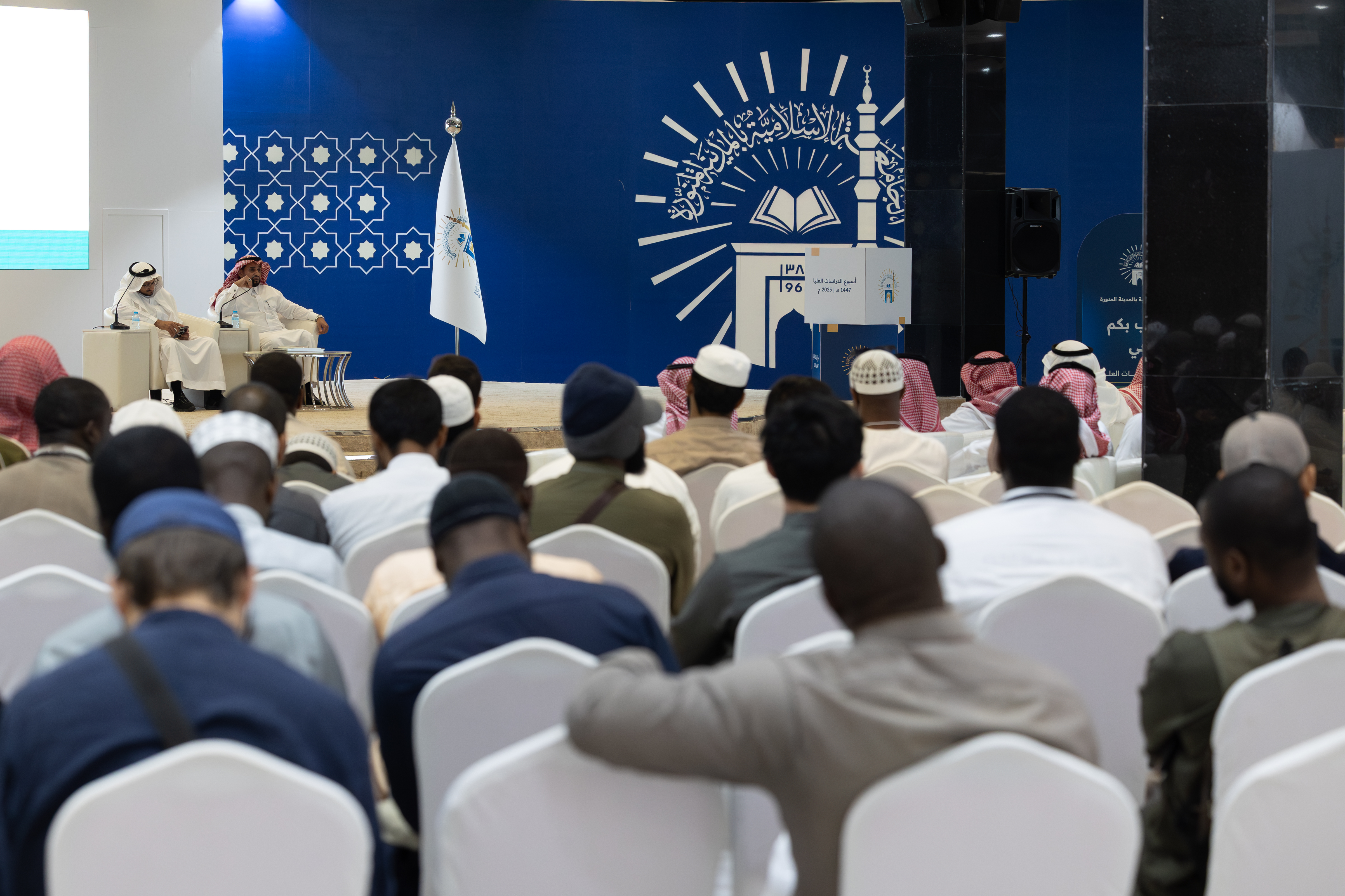 برعاية رئيس الجامعة الإسلامية  الجامعة تُدشّن "أسبوع الدراسات العليا الأول" تحت شعار (تمكين وتطوير) - 7