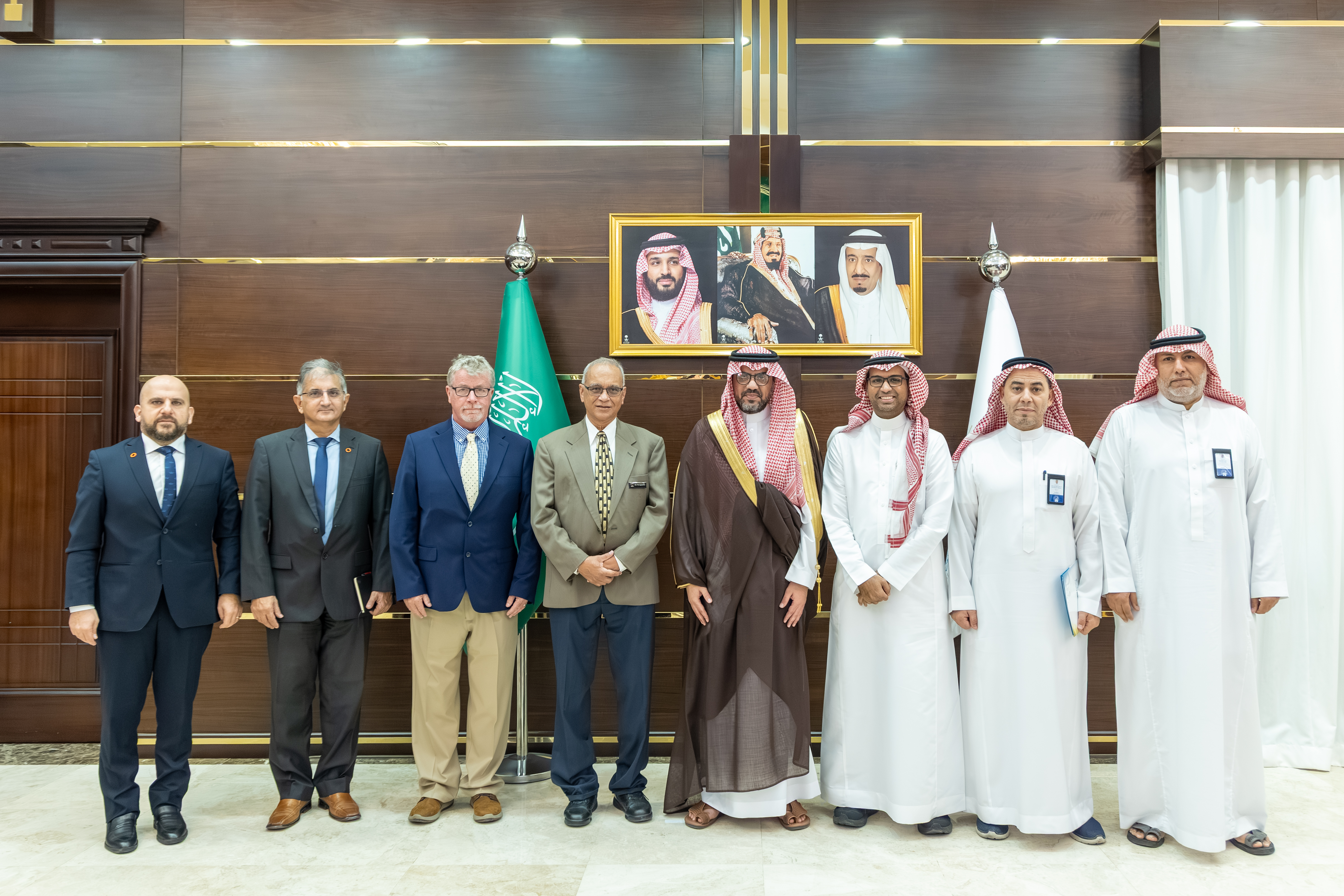 رئيس الجامعة الإسلامية،  يستقبل رئيس وأعضاء فريق المراجعة الخارجية لهيئة اعتماد برامج الهندسة والحاسب الأمريكية (ABET)