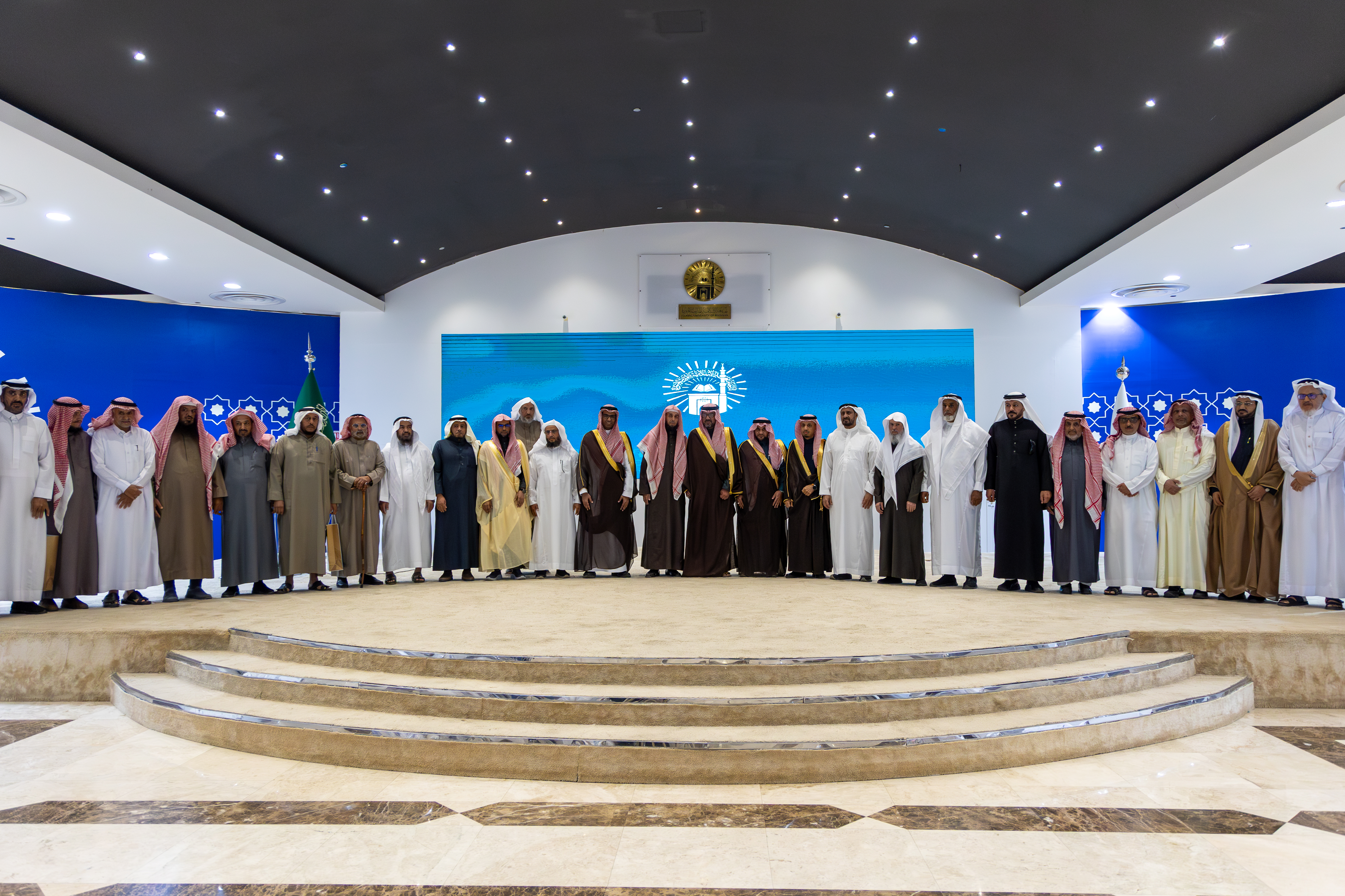 رئيس الجامعة الإسلامية يرعى حفل تكريم المتقاعدين والمترقين - 3