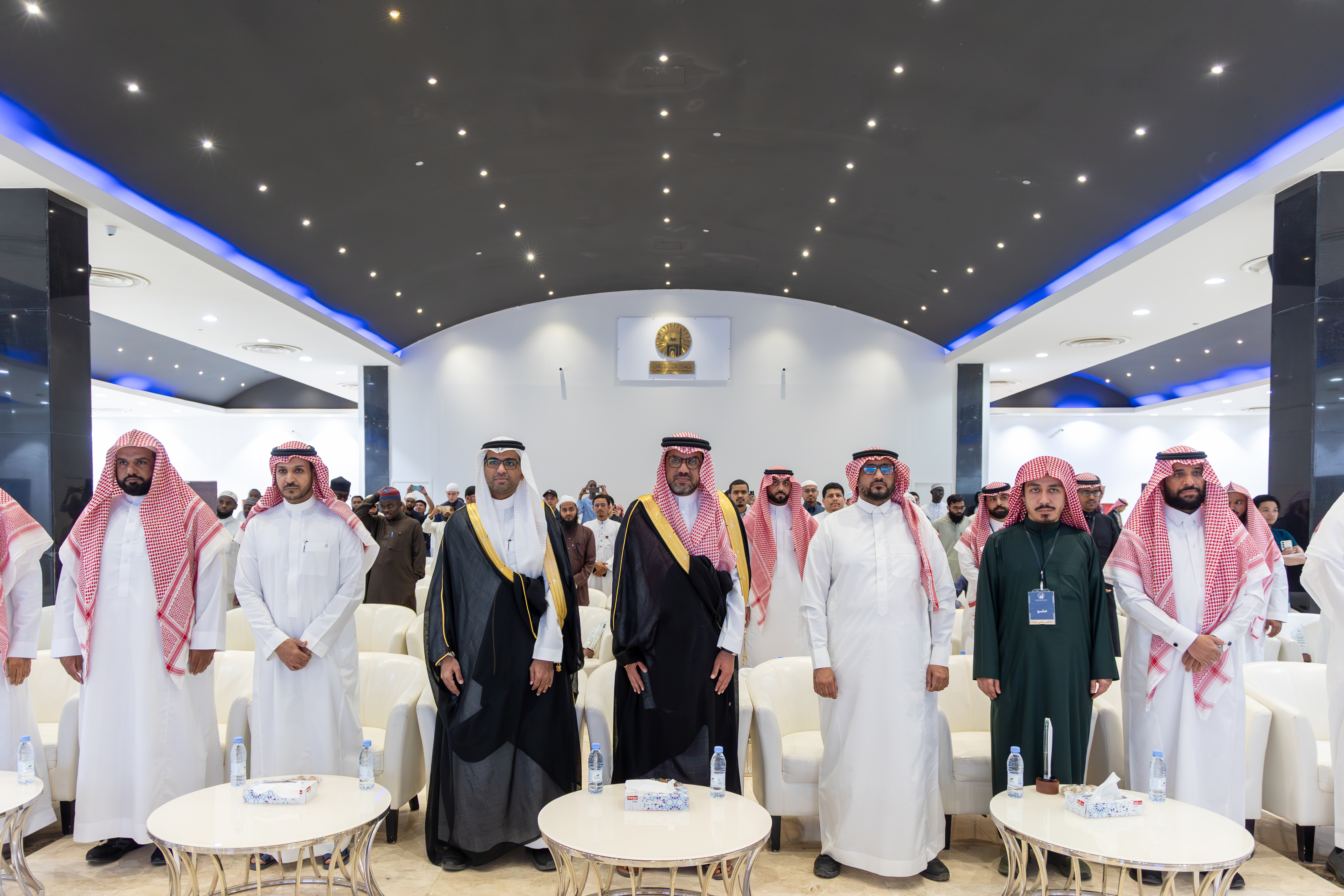 رئيس الجامعة يدشّن الملتقى والمعرض الطلابي الأول لوحدة التوعية الفكرية «وعي وبناء» - 1