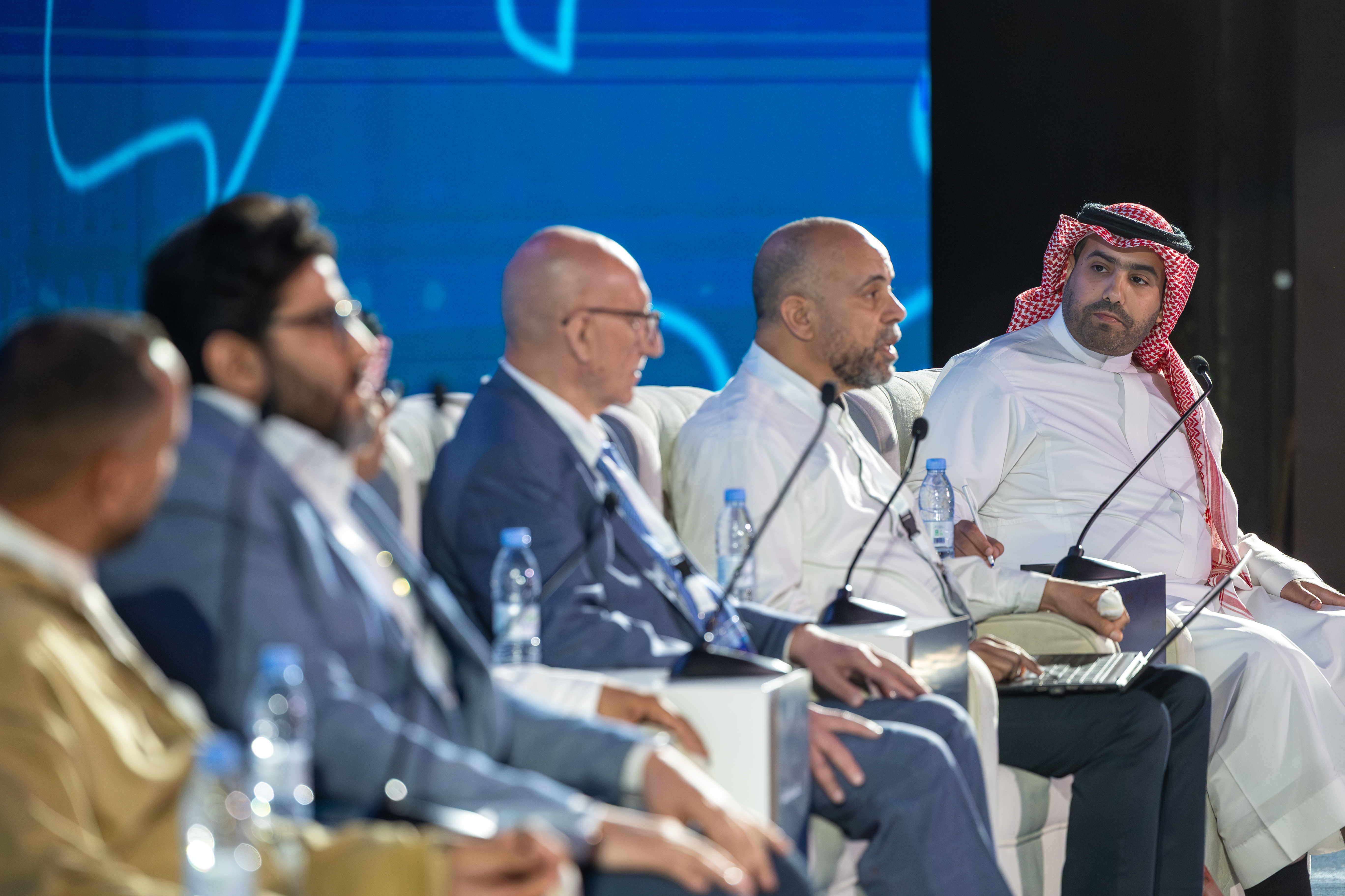 في جلسة حوارية ضمن المؤتمر الدولي «اللغة العربية والعلوم التطبيقية».. طرح رؤى وتجارب حول تعريب العلوم التطبيقية وتحدياته - 8