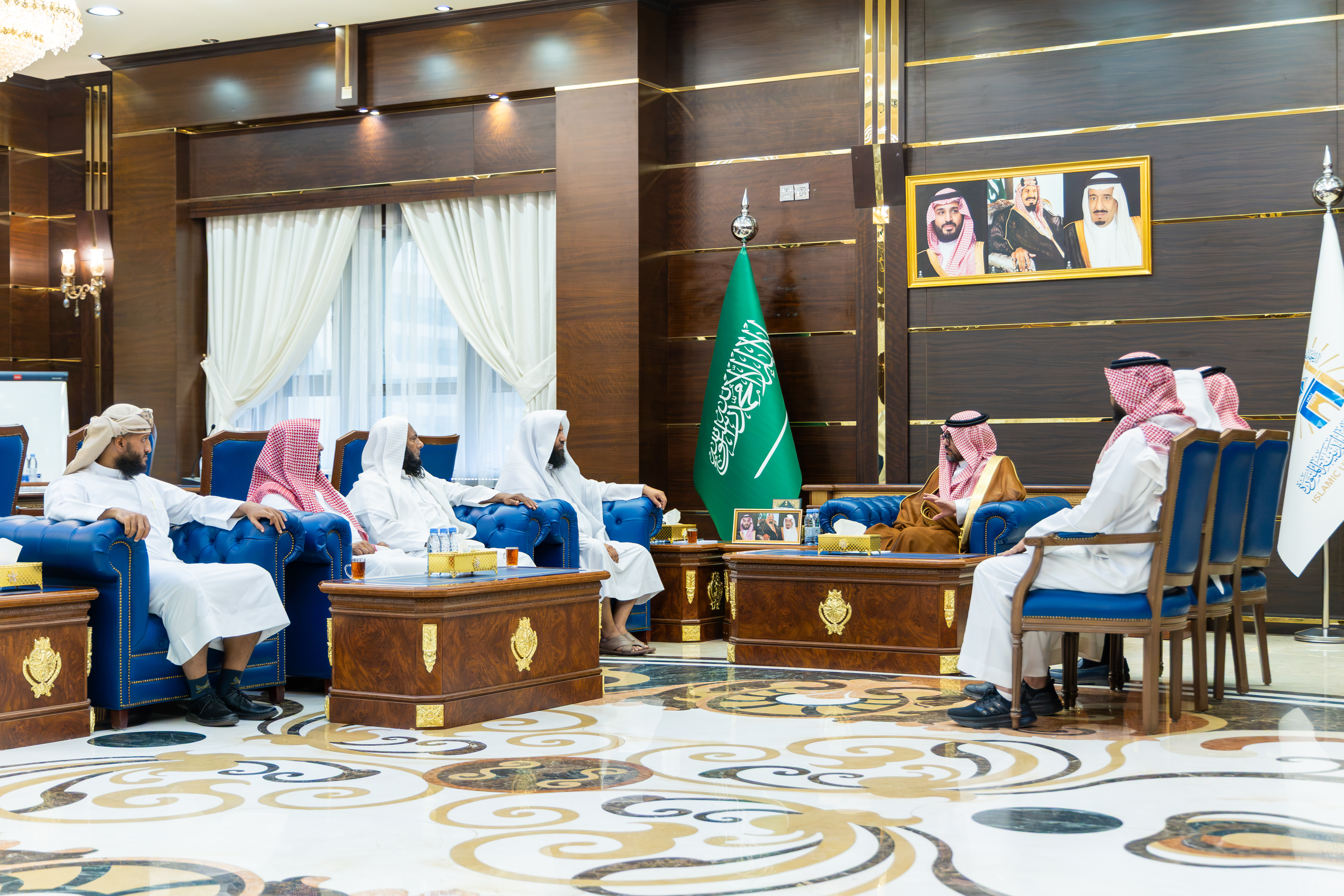 رئيس الجامعة الإسلامية يستقبل وفدًا أكاديميًا من الجامعة الإسلامية العالمية باليمن - 2