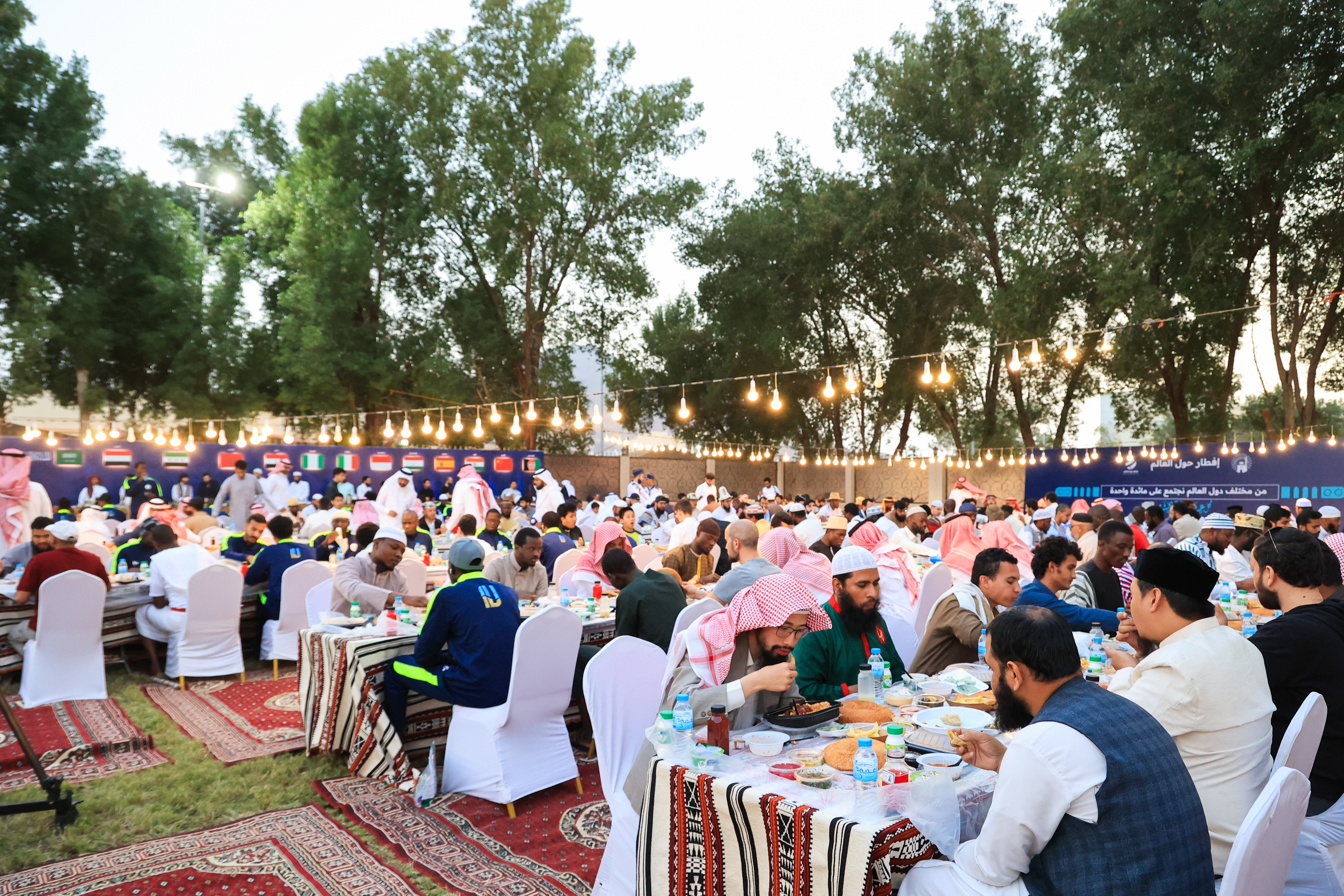 الجامعة الإسلامية تحتفي بتنوع طلابها في “إفطار حول العالم” برعاية رئيس الجامعة الدكتور صالح العقلا - 7