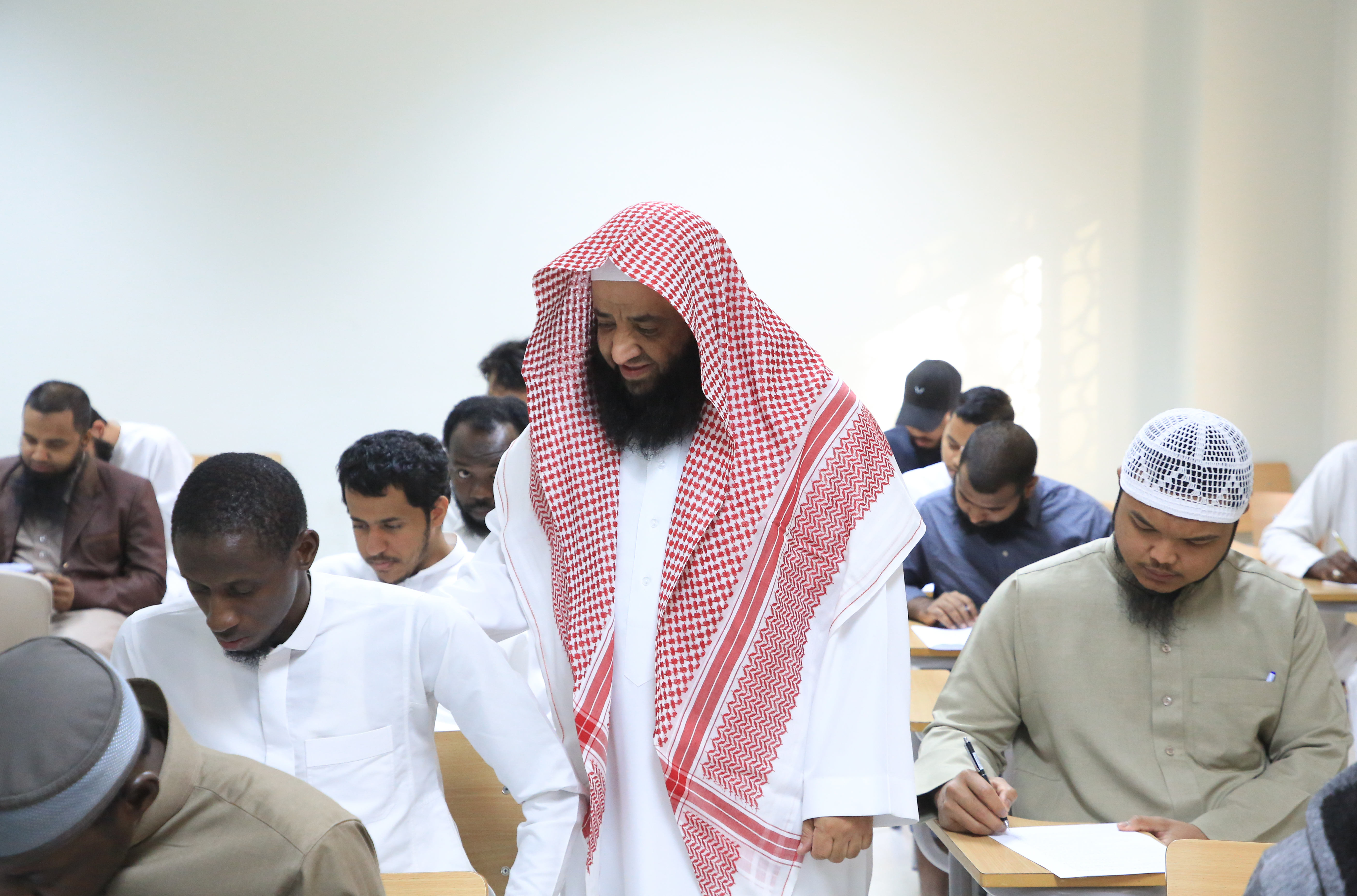 الجامعة الإسلامية‬⁩ ترجو لجميع طلابها التوفيق والسداد في أداء الاختبارات النهائية للفصل الدراسي الأول، للعام الجامعي 1446هـ. - 6