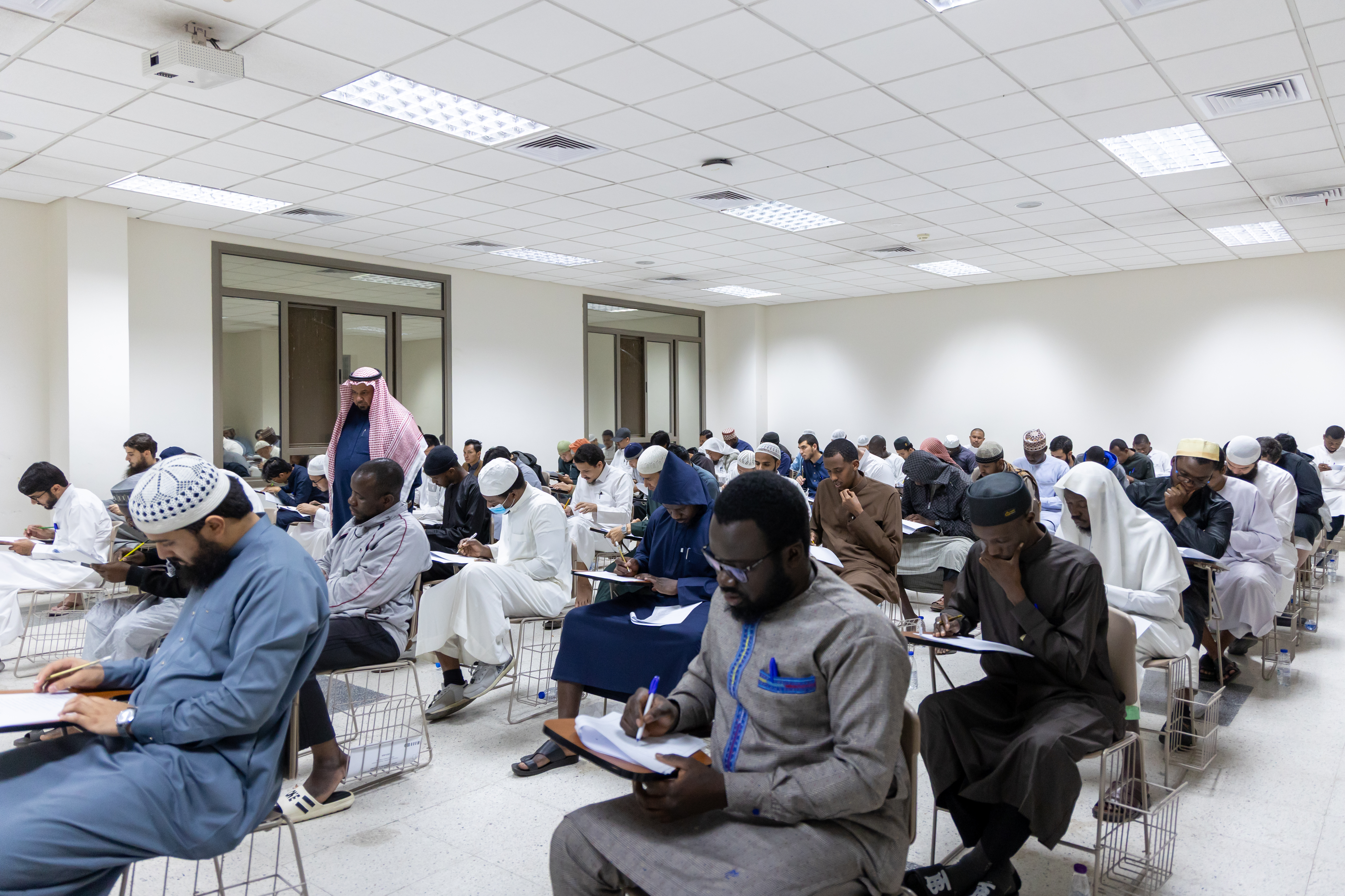 انطلاق اختبارات القبول للدراسات العليا بالجامعة الإسلامية  - 3