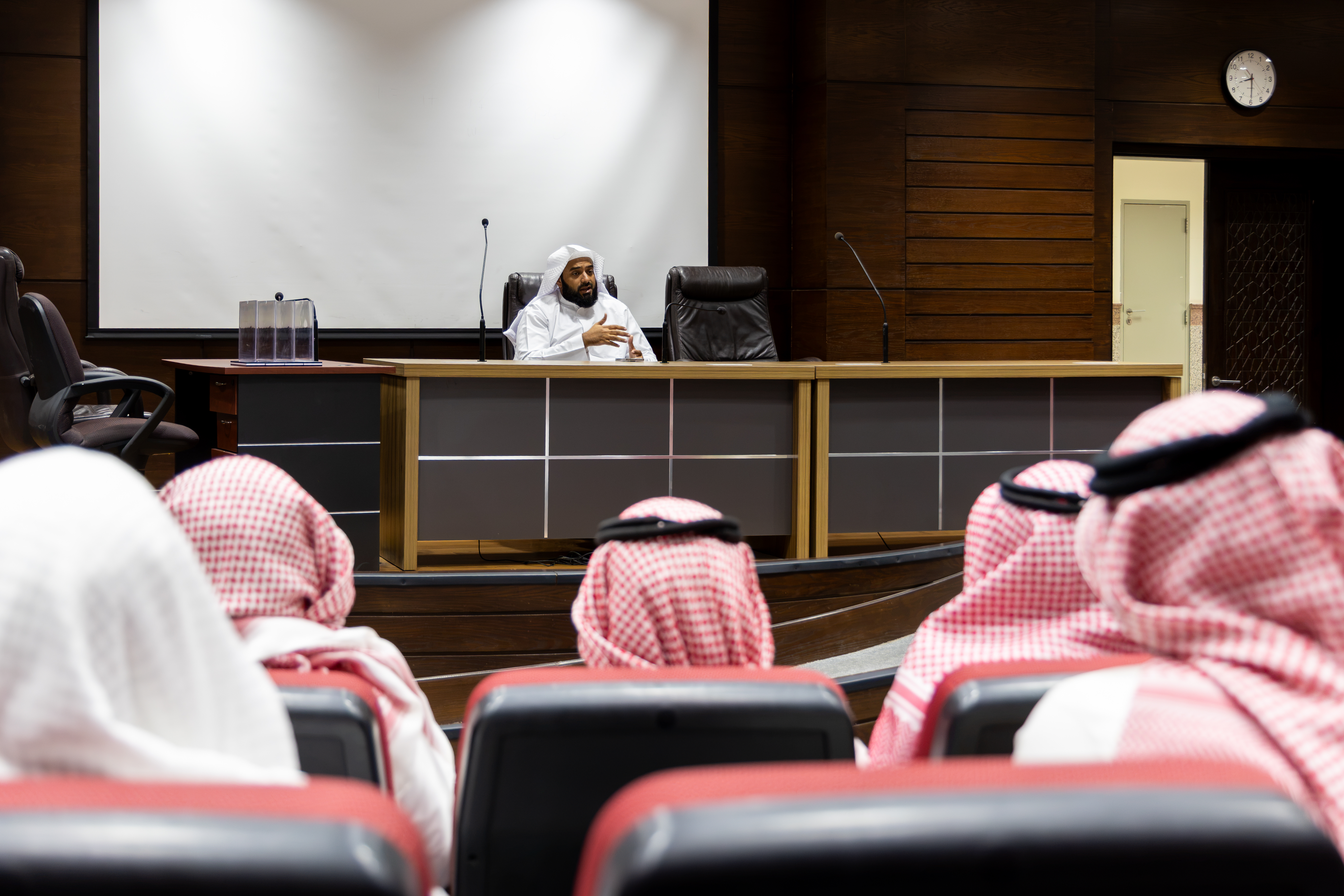 الجامعة الإسلامية تواصل تقديم برامج ولقاءات ارشادية  لتهيئة الطلبة المستجدين للعام الجامعي 1448هـ   - 2